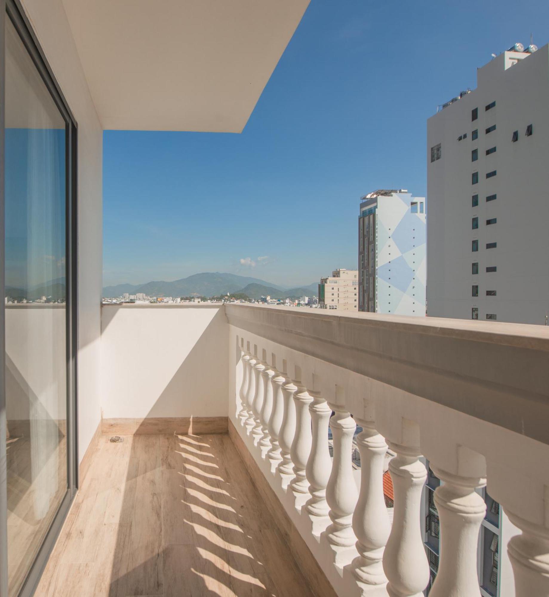 Hotel Seven Seas