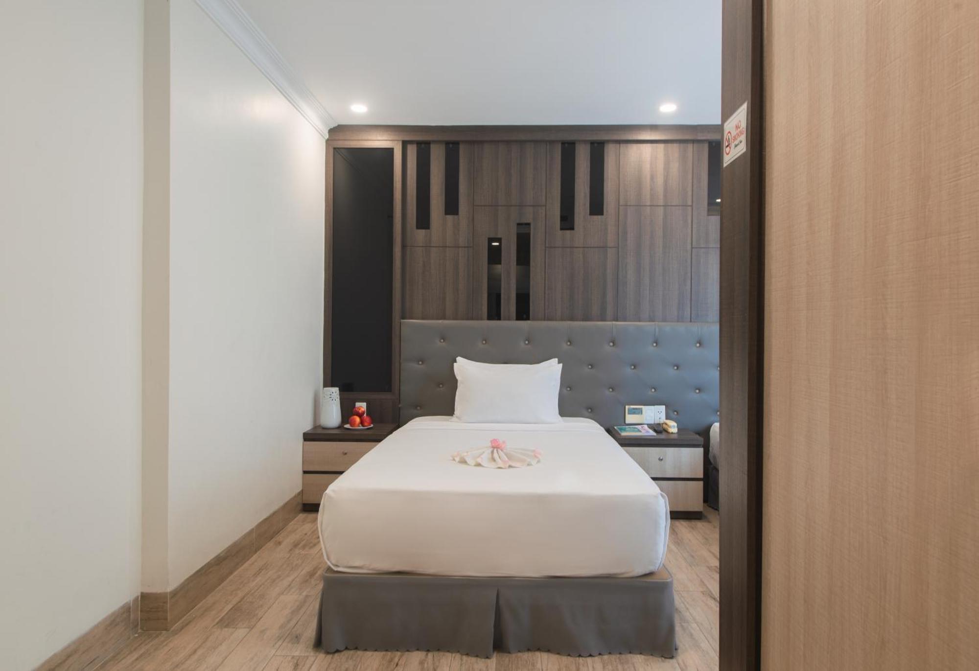 Seven Seas Hotel