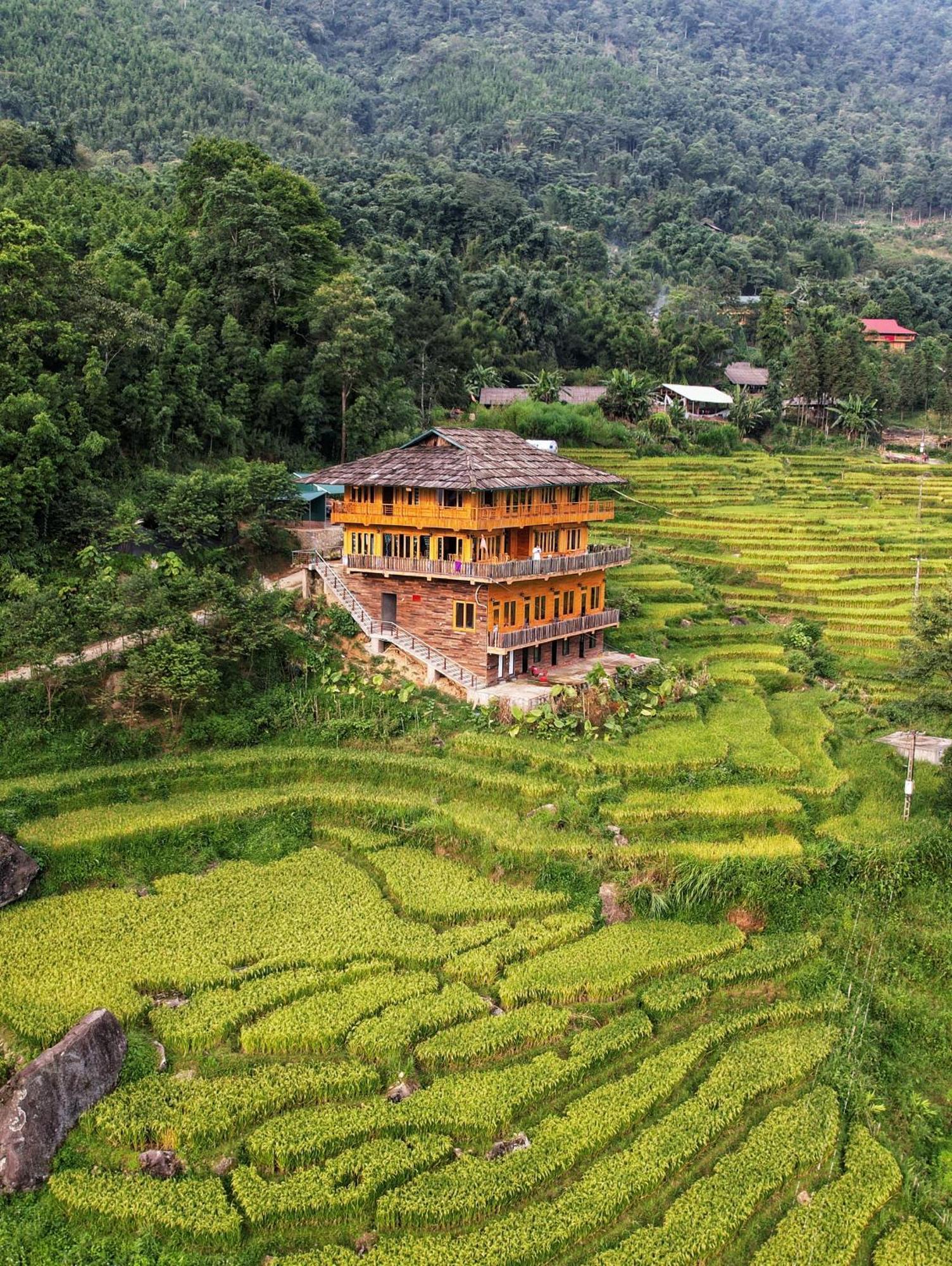 Hmong Eco Lodge *