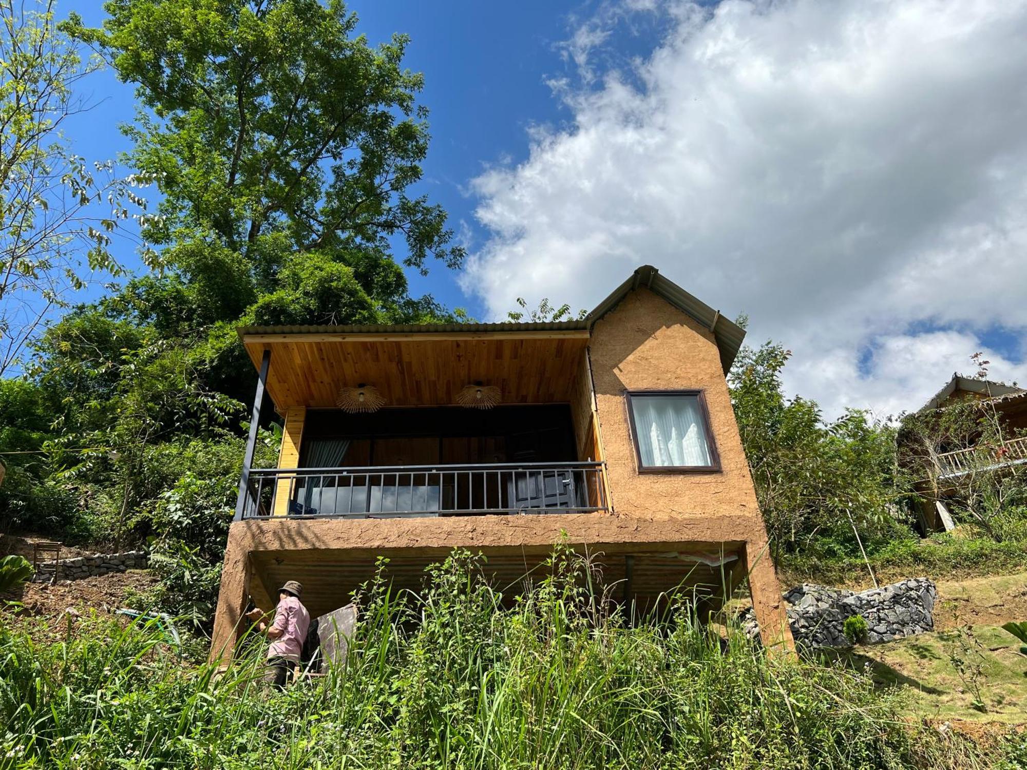 Hmong House Homestay *