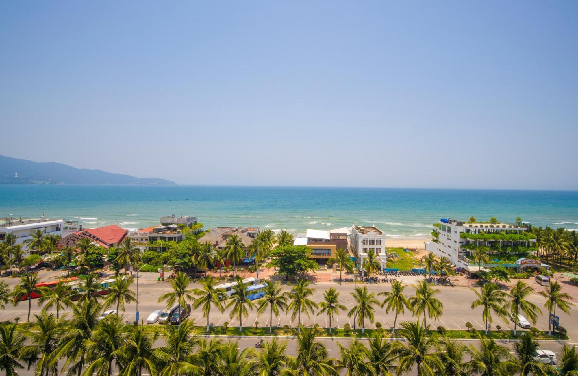 Seafront Hotel 4*