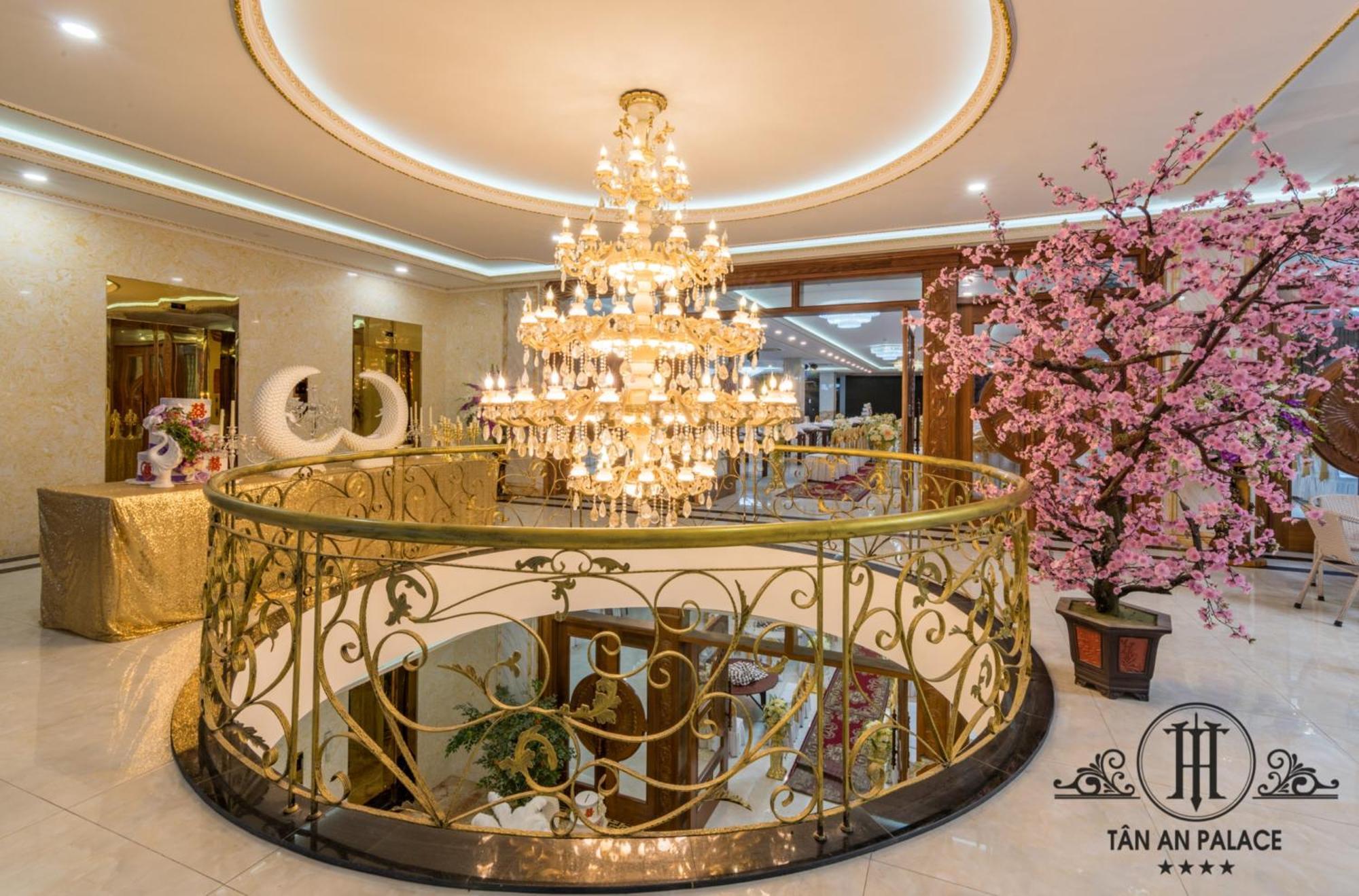 Tan An Palace Hotel 3*