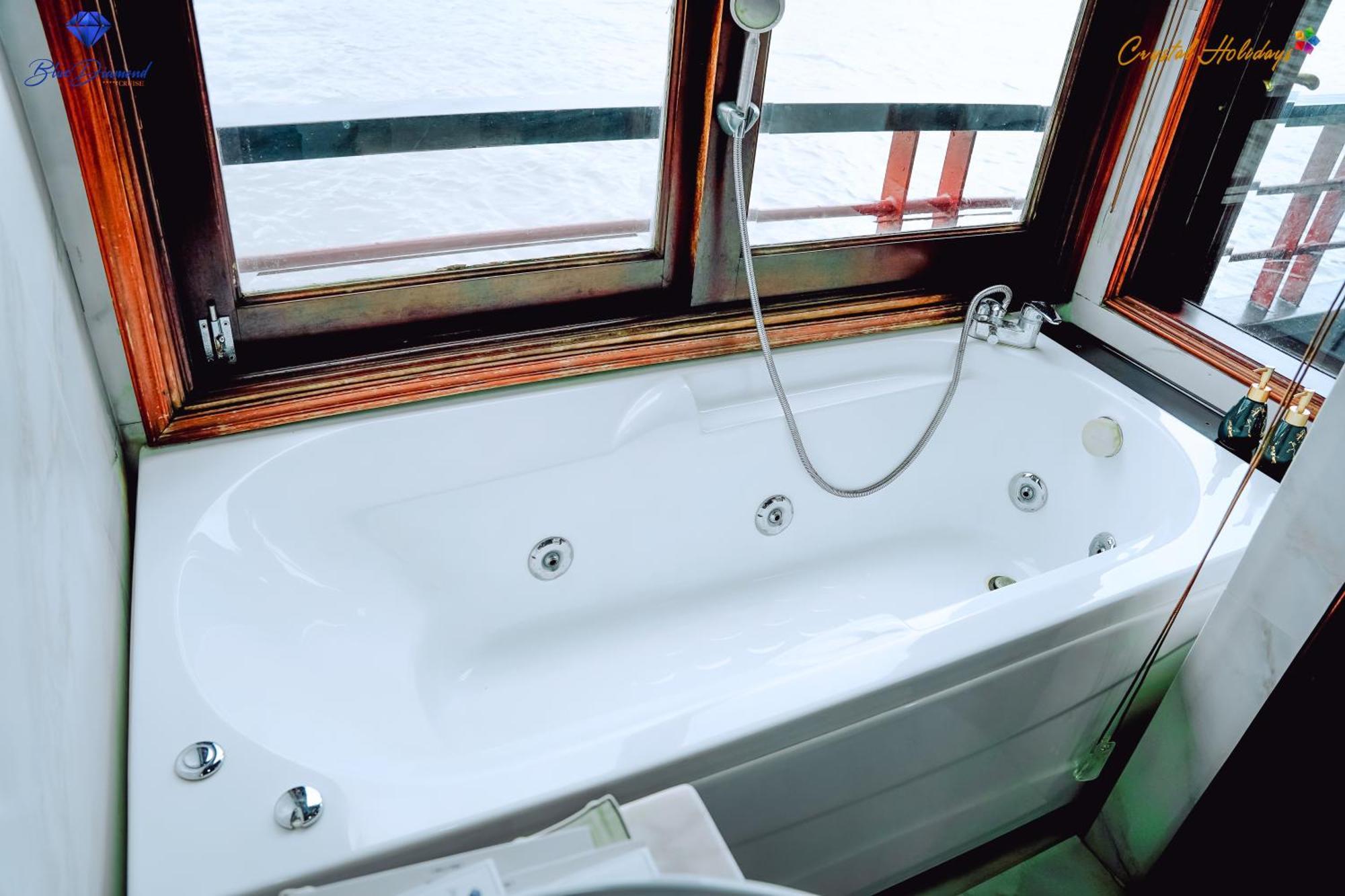 Blue Diamond Cruise Botel