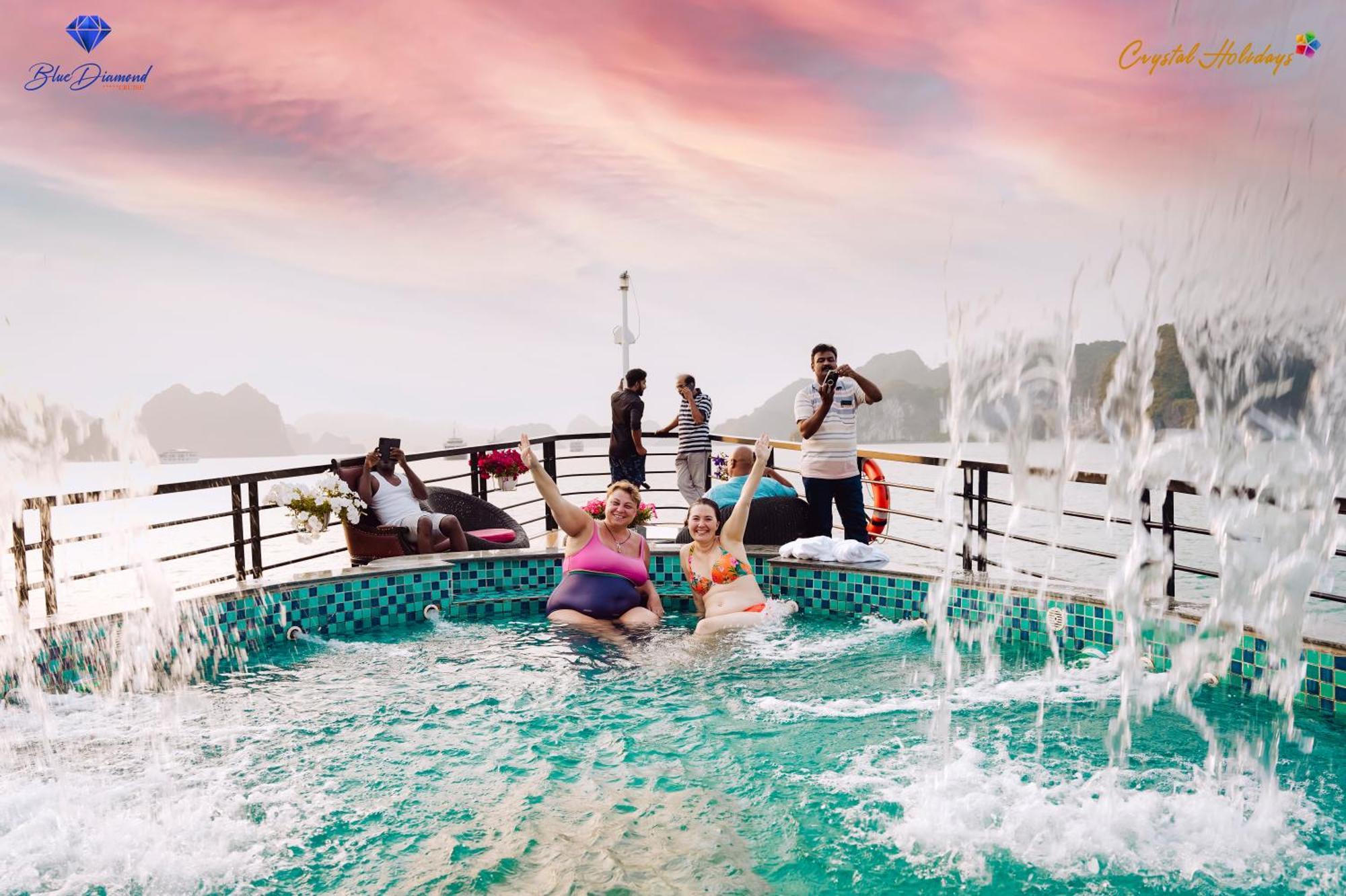 Blue Diamond Cruise * Hạ Long