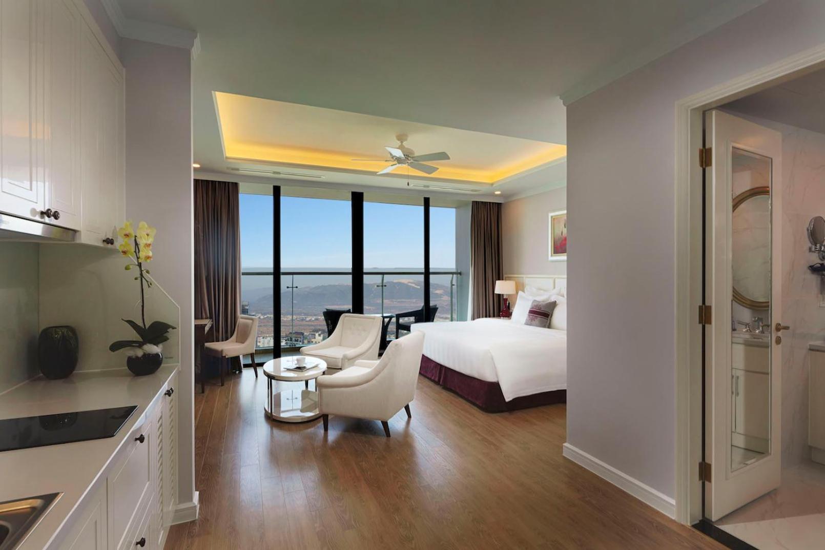 Vinpearl Condotel Beachfront 5*