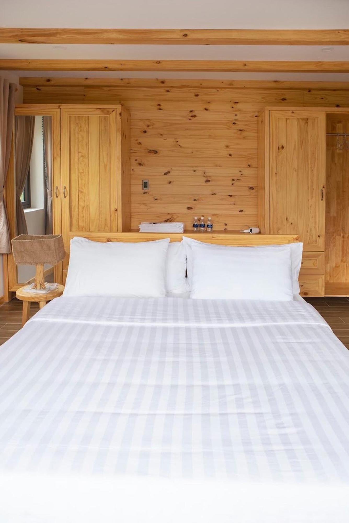 Lat Valley Retreat Village Holiday home