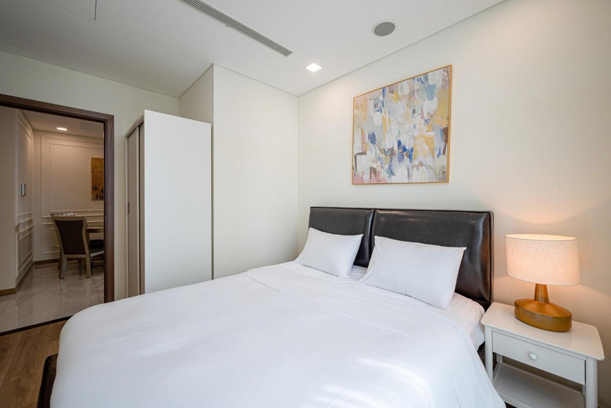 Apartment Vinhome Park *