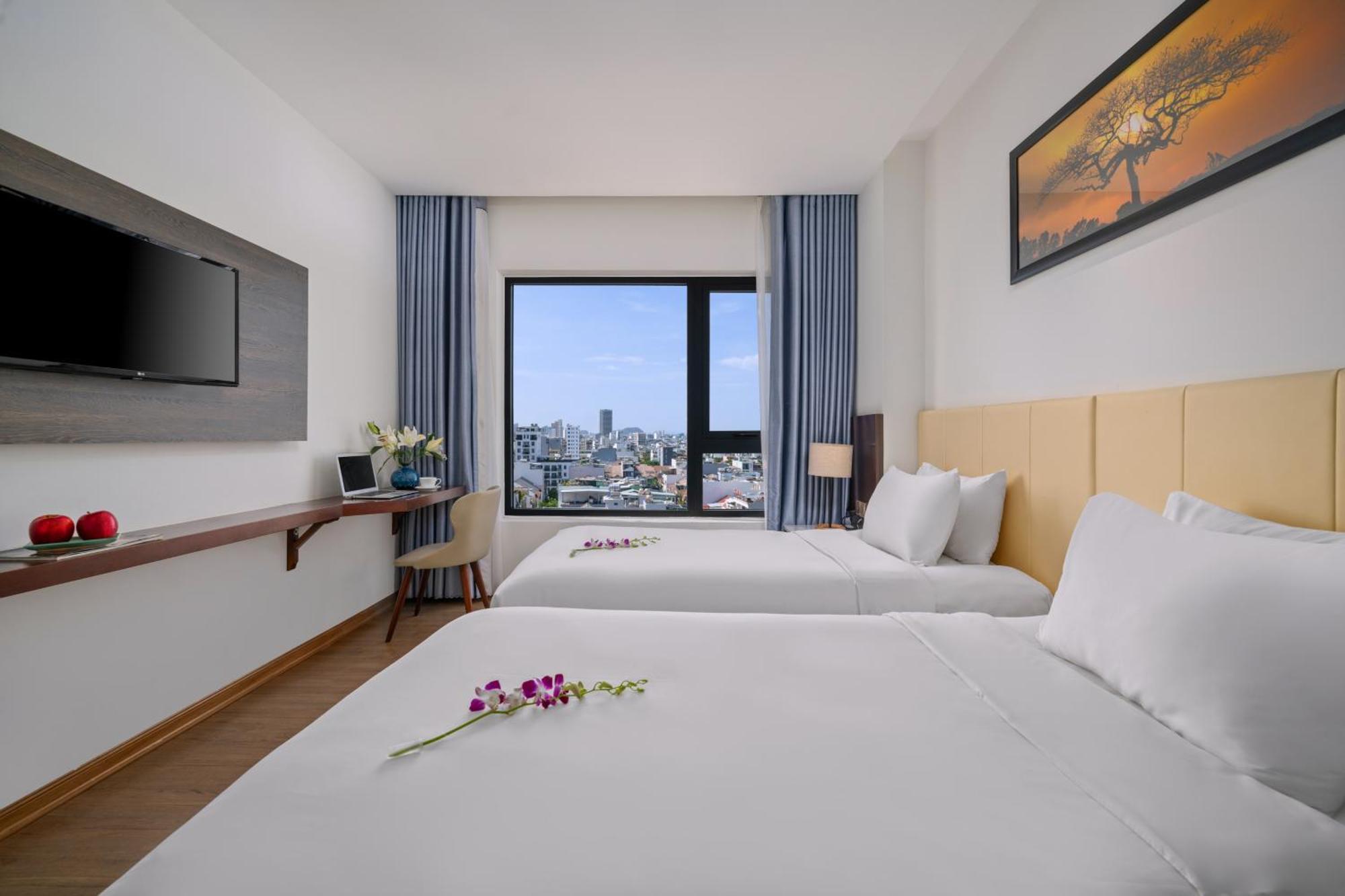 Aria Grand & 4*