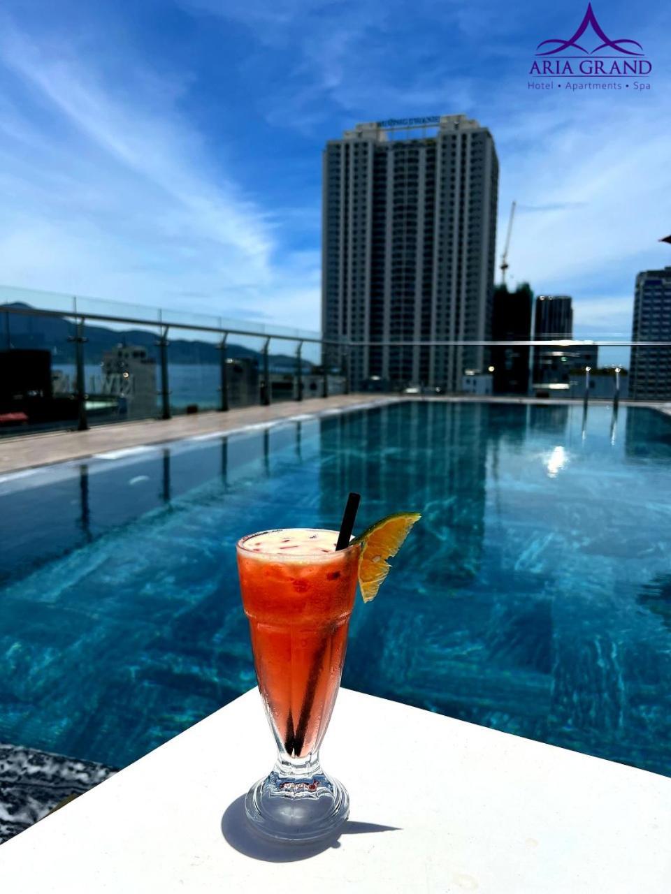 Aria Grand & 4*