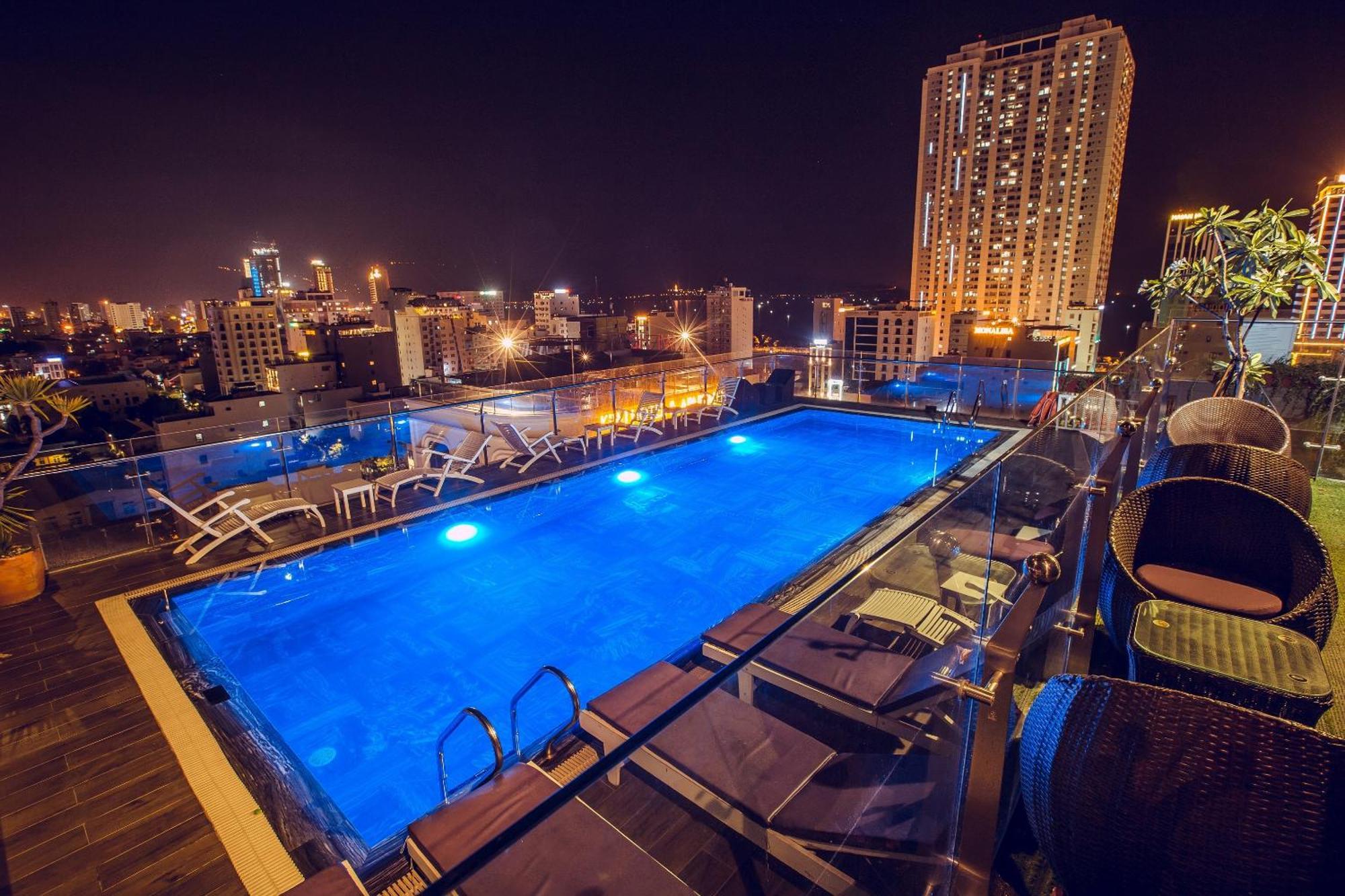 Aria Grand & 4* Đà Nẵng