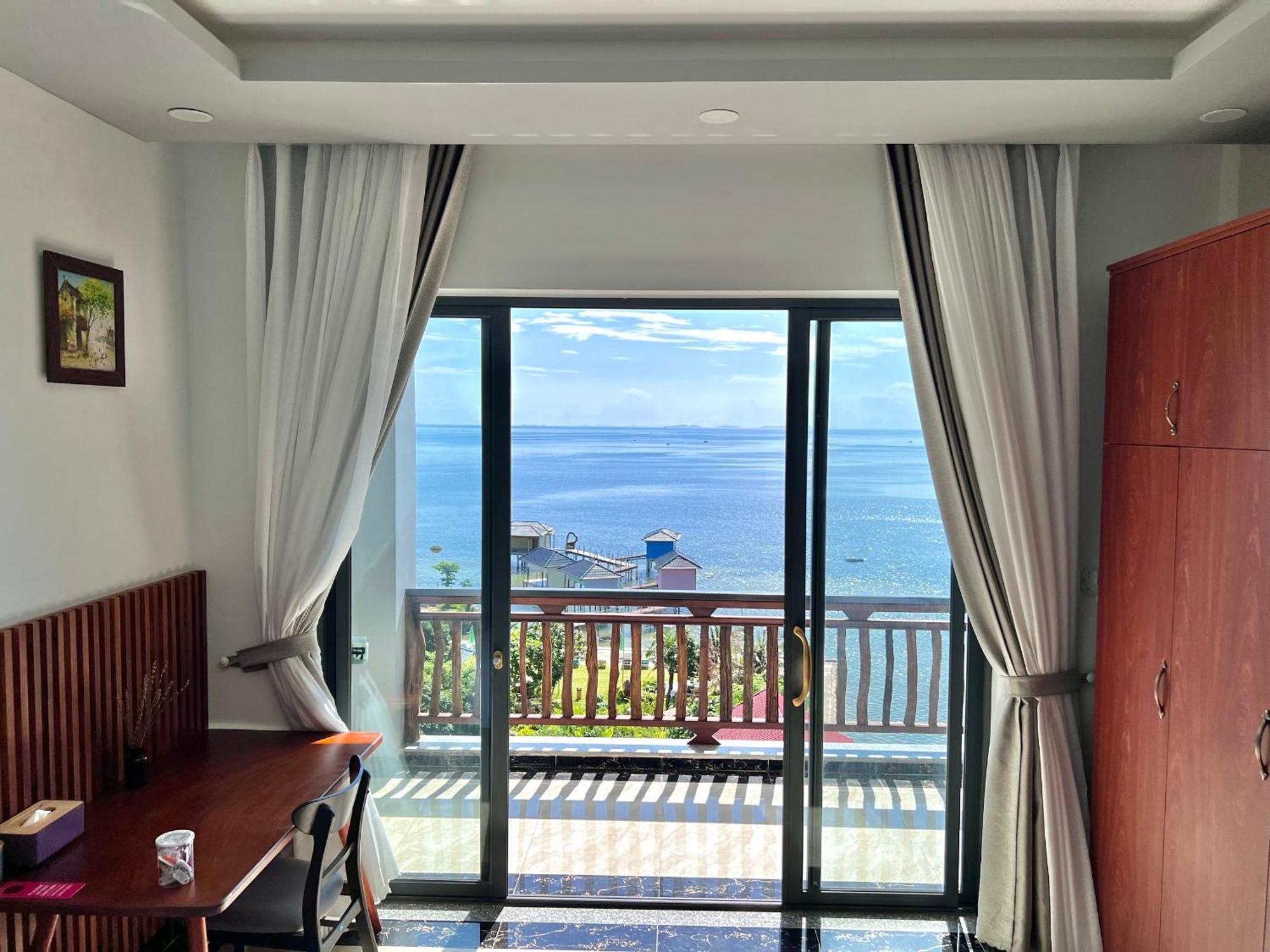 Resort Voyage Beach *