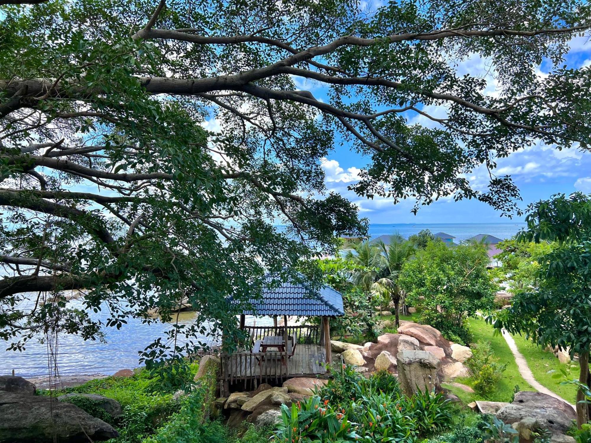 Voyage Beach Resort *