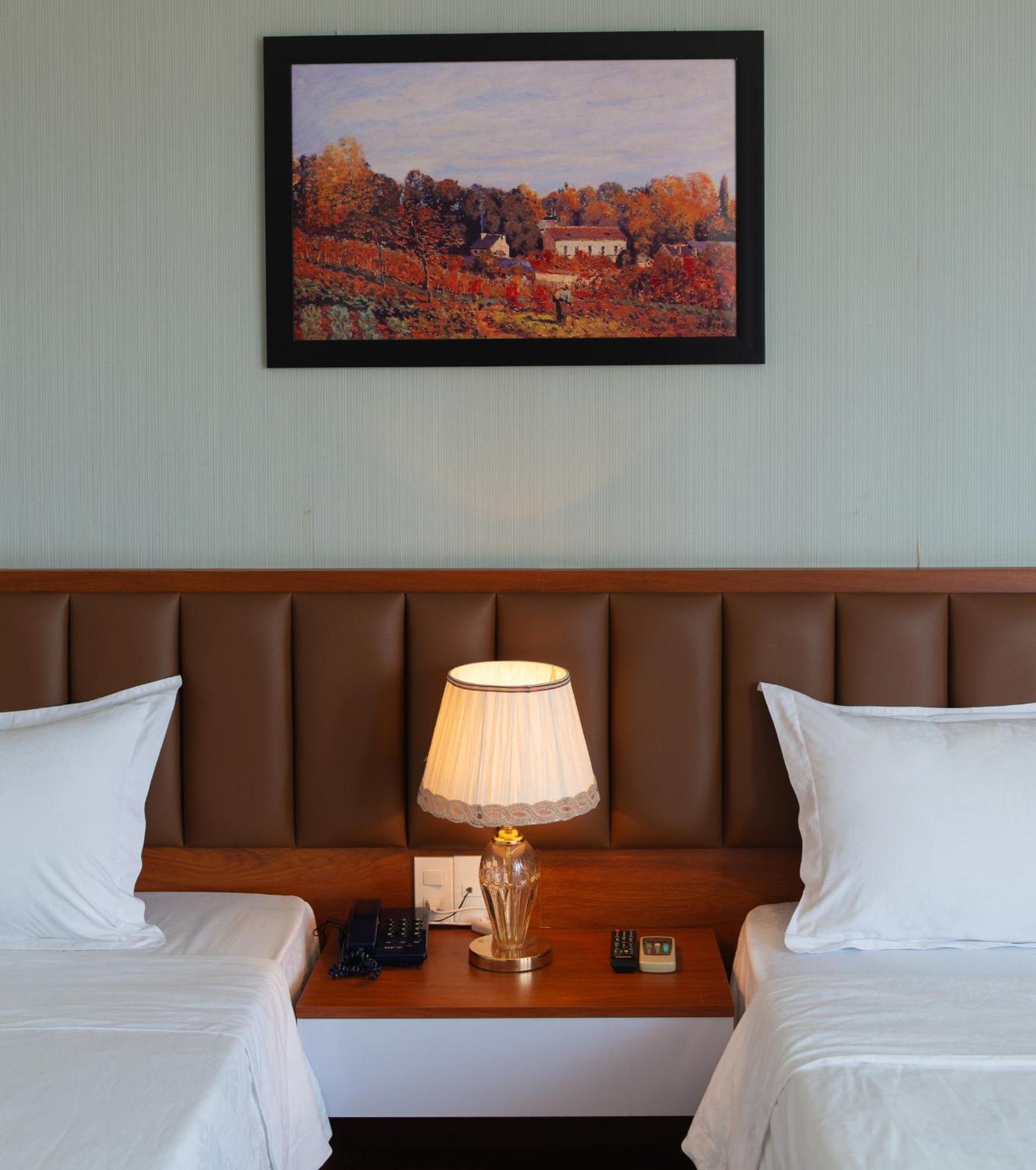 Canary Hotel 3*