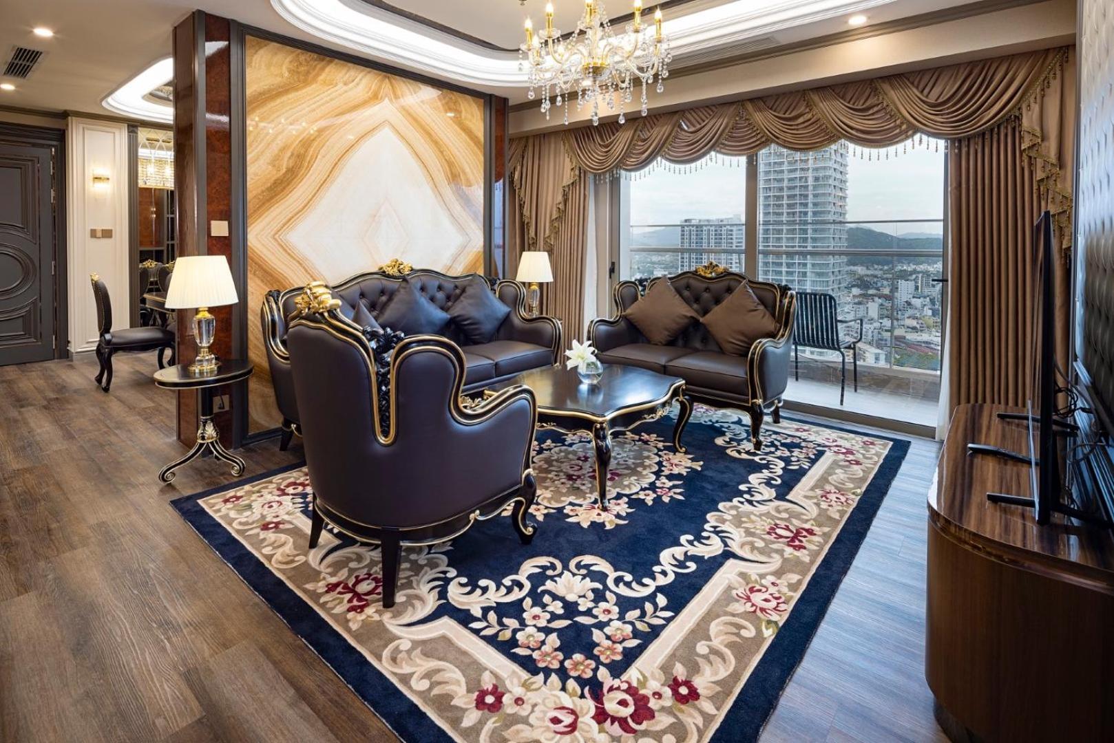 Annova Khách sạn 5*