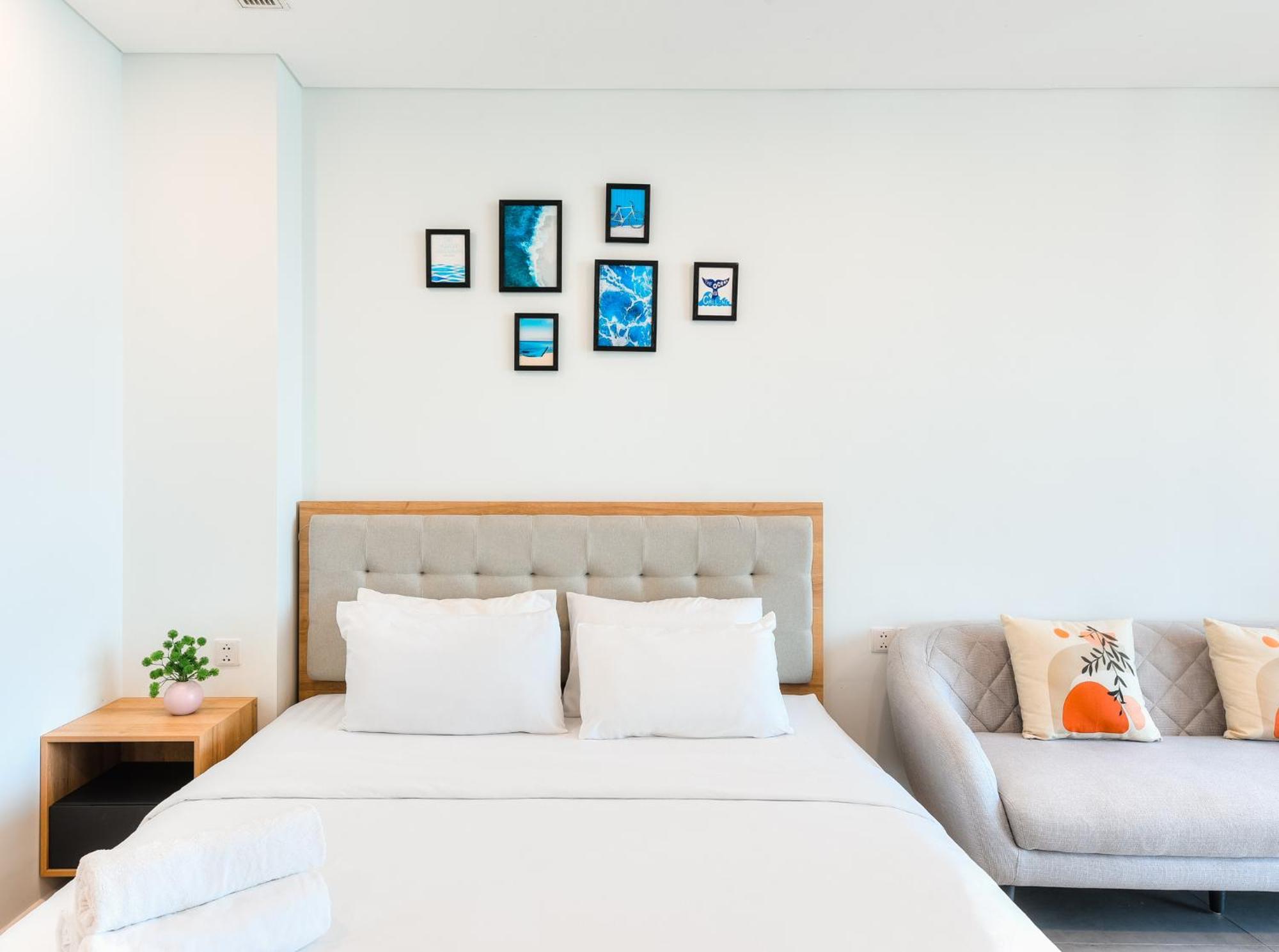 S Lux Scenia Bay Apartment