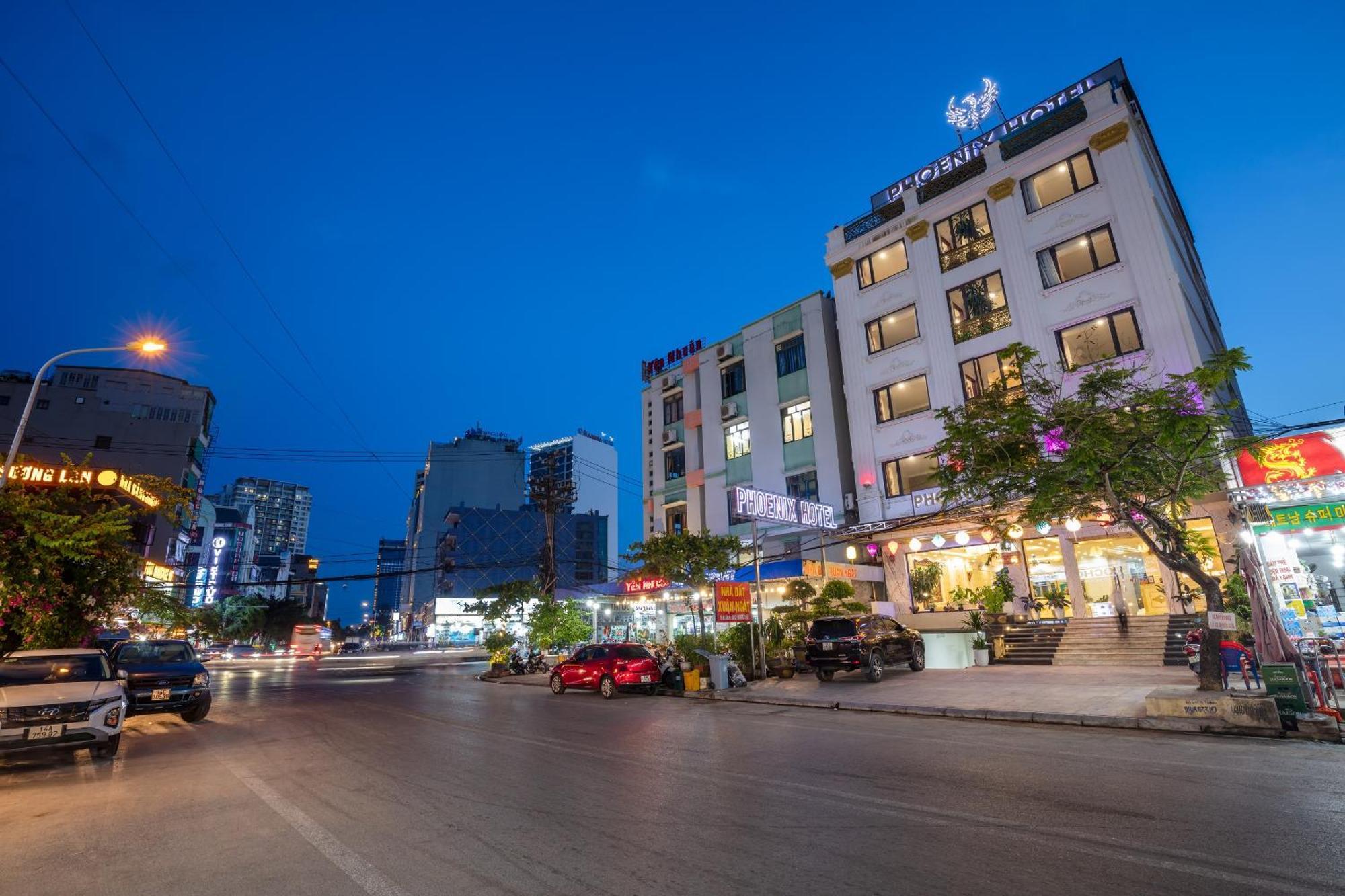 Phoenix Hotel 4*