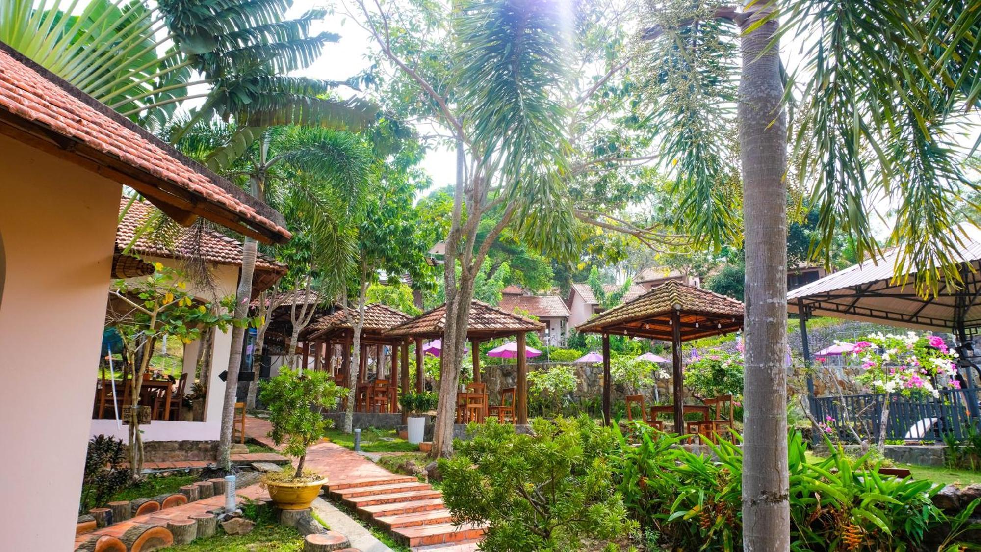 Daisy Resort 3*