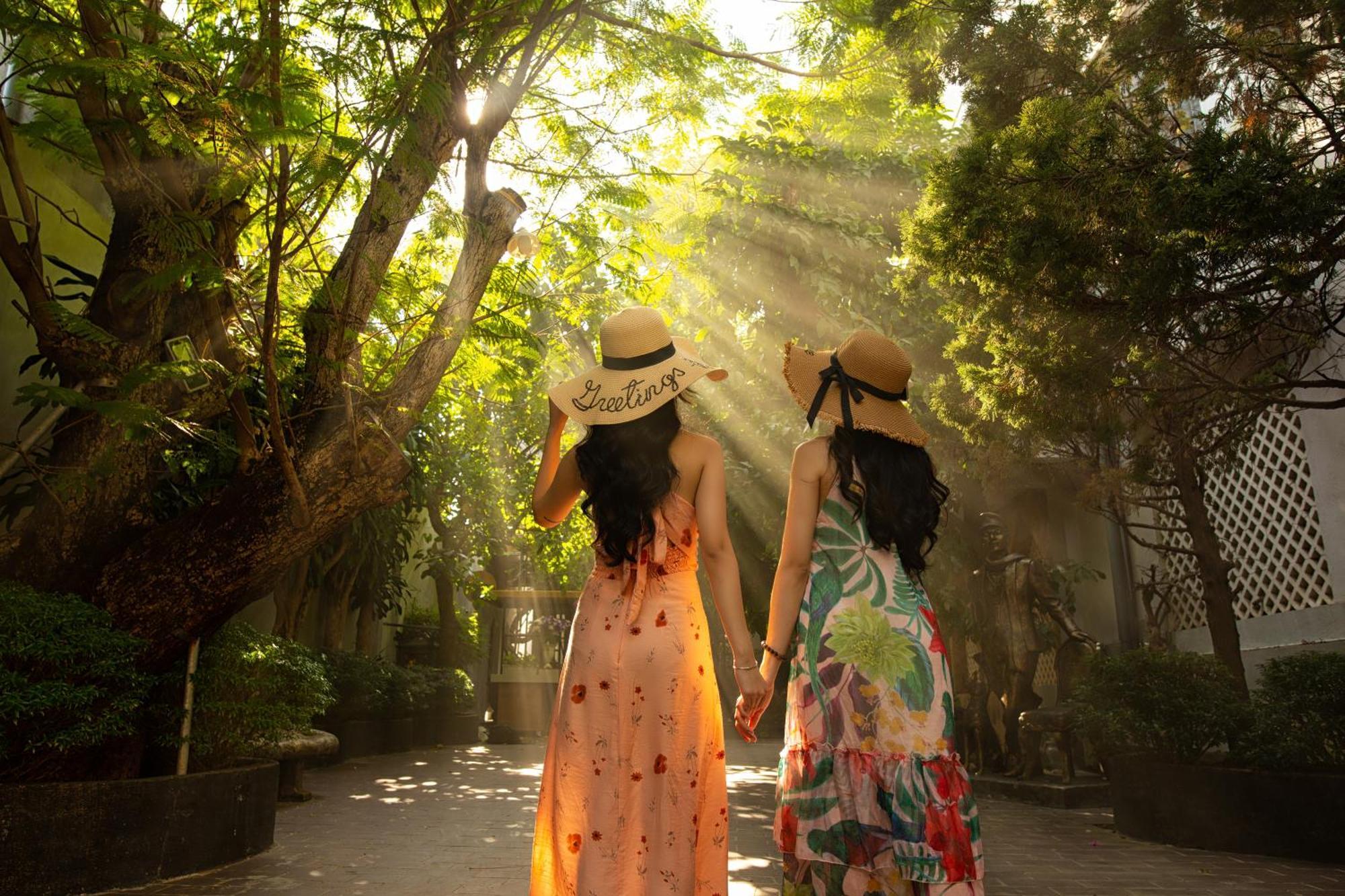 Hello & Hue