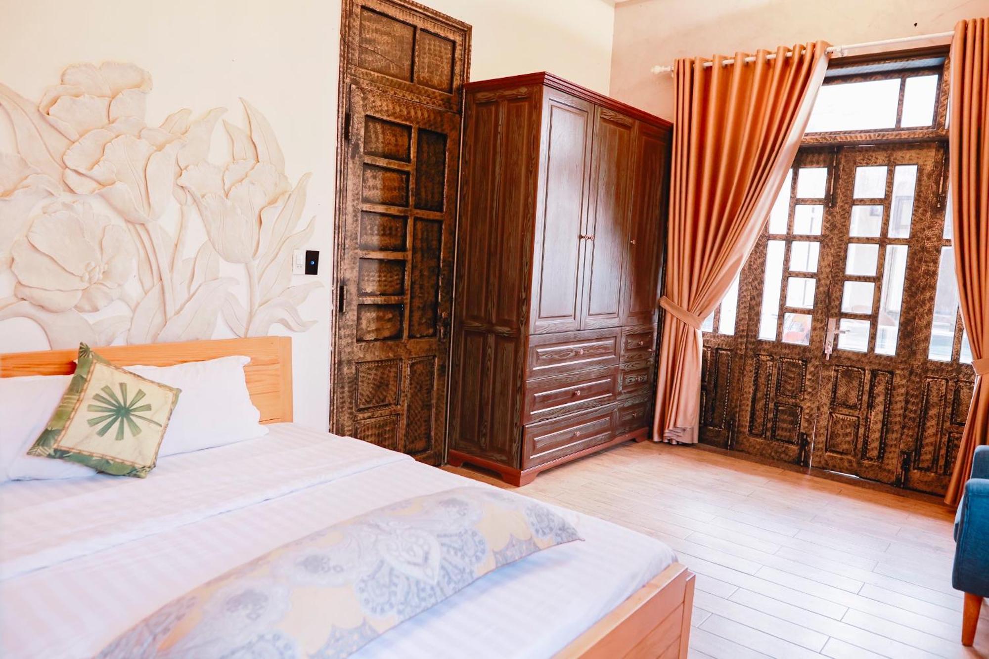 Villa Hello &