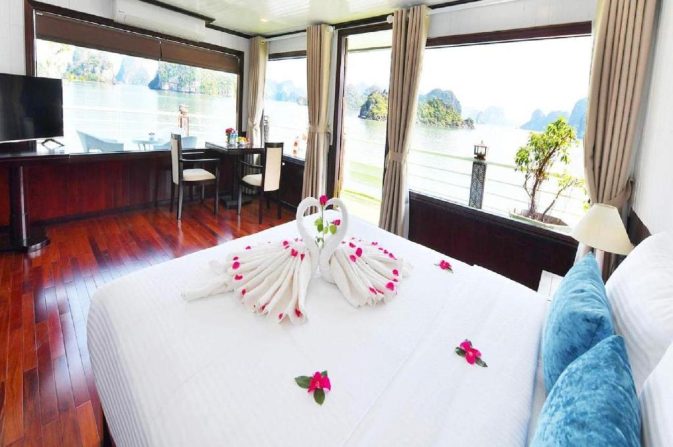 Halong Sapphire Cruises  Hạ Long