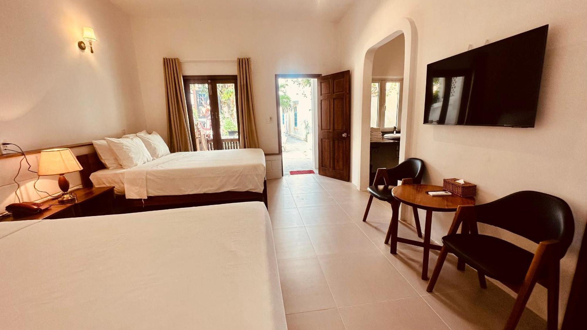 Vida Loca Sunset Resort
