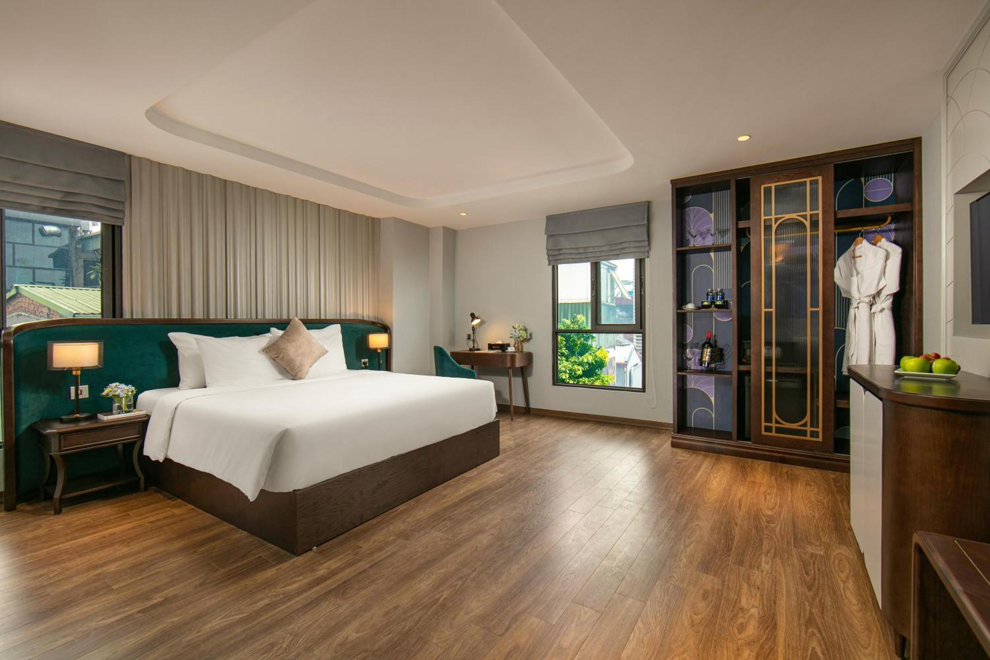 Hotel De Lakeside Hanoi