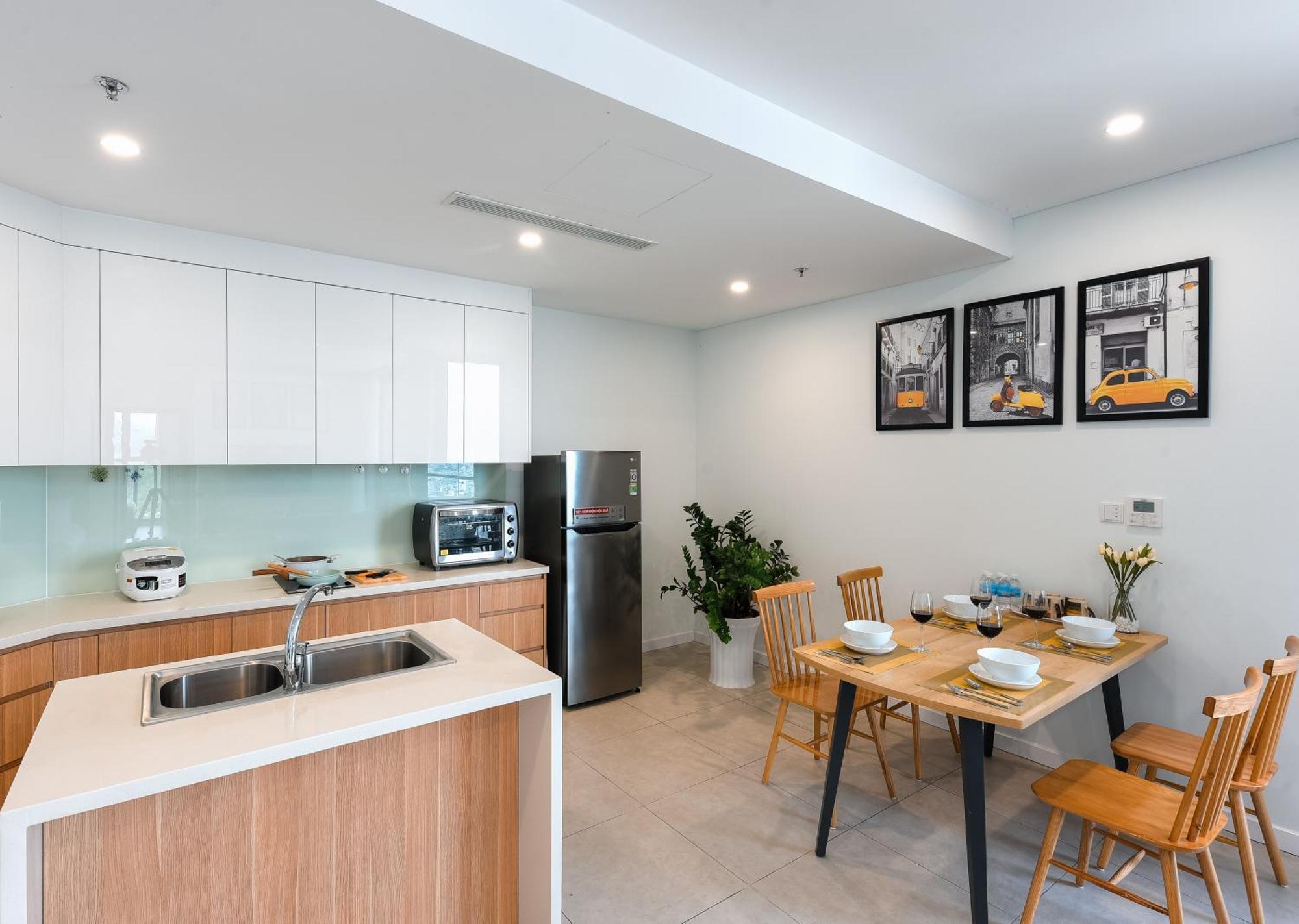 S Lux Scenia Bay Apartment *