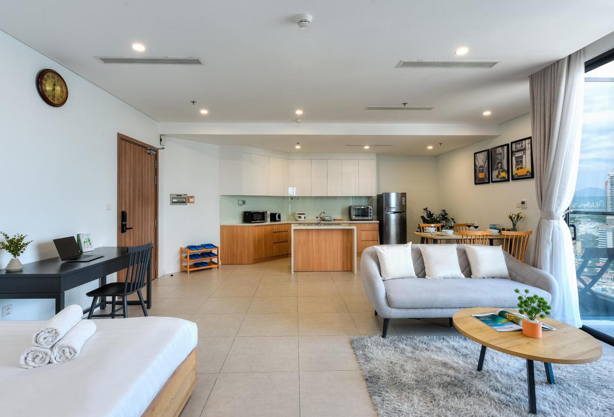 S Lux Scenia Bay Apartment