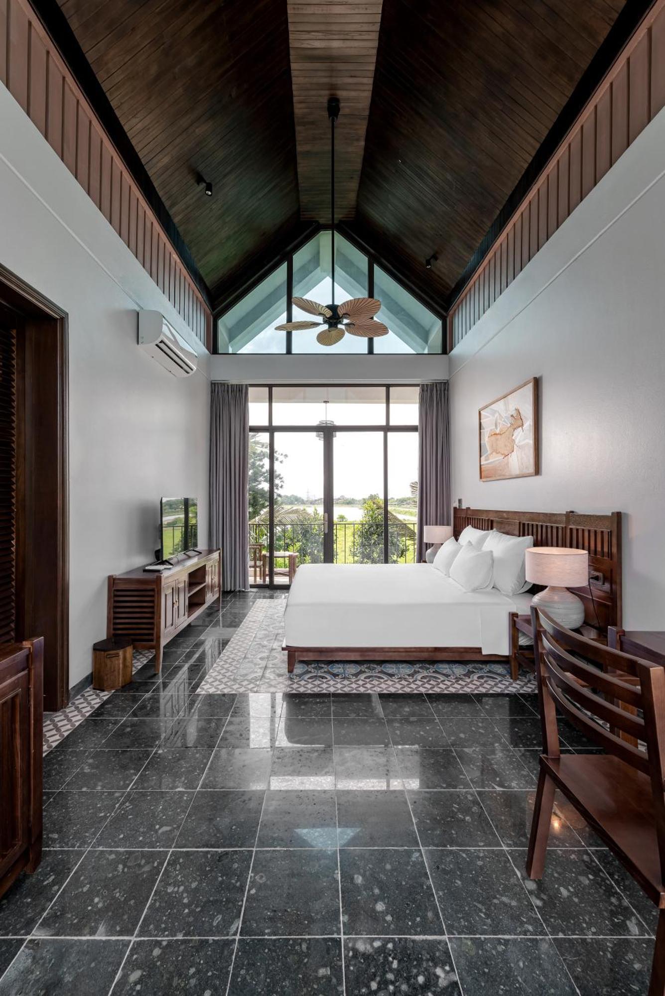Hotel Coco Island & Ninh Binh
