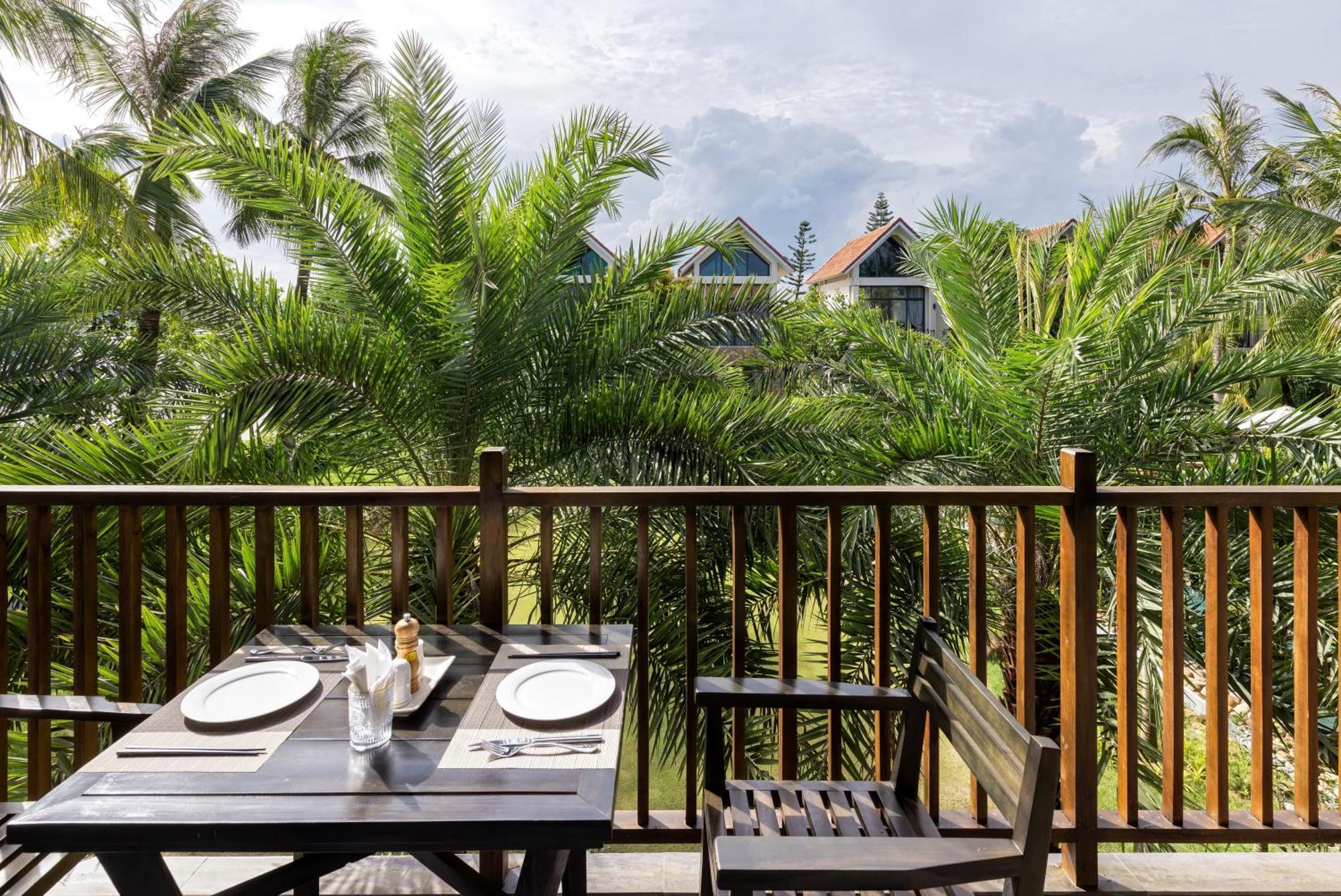 Hotel Coco Island & Ninh Binh