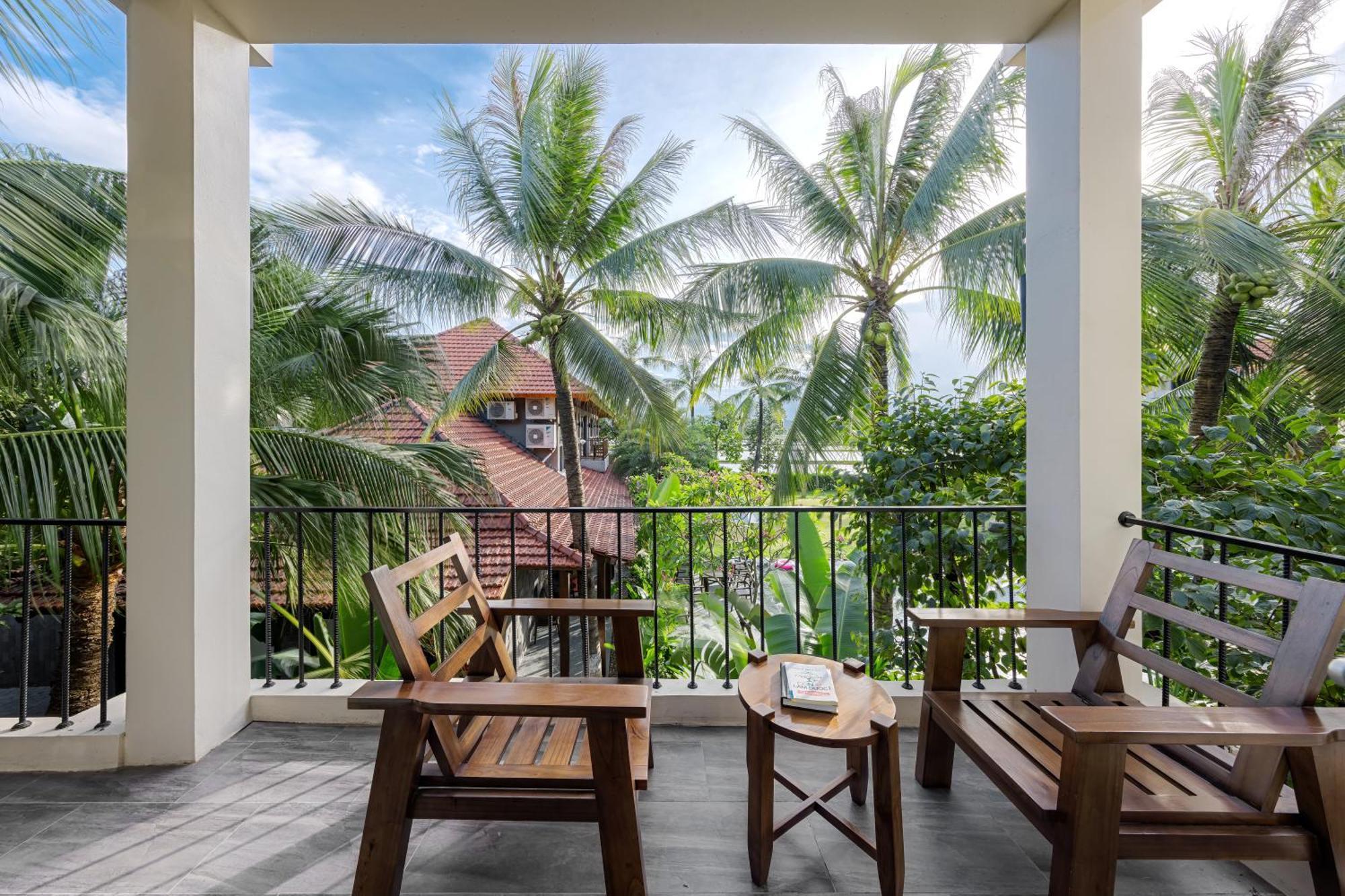 Hotel Coco Island & *