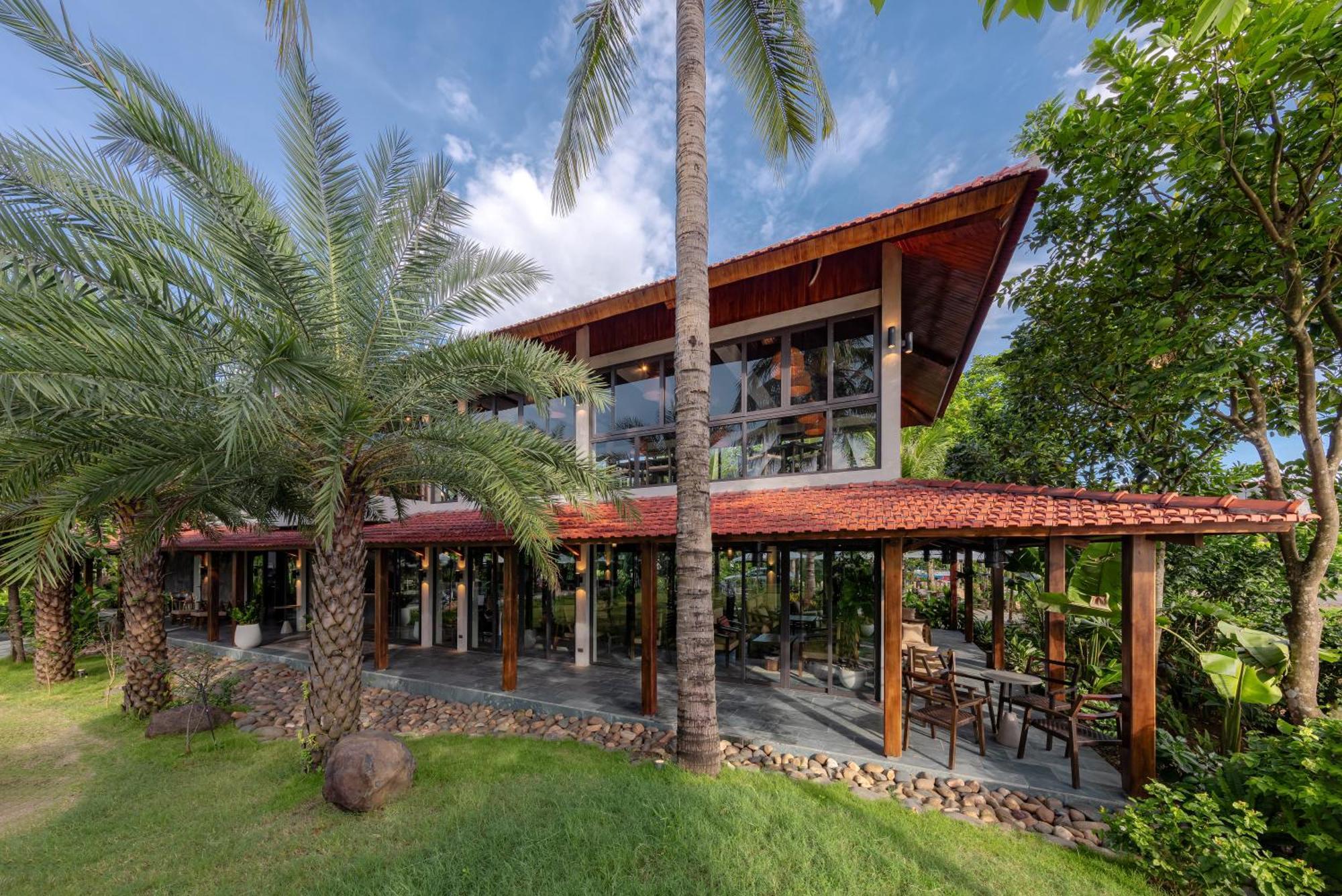 Hotel Coco Island & *