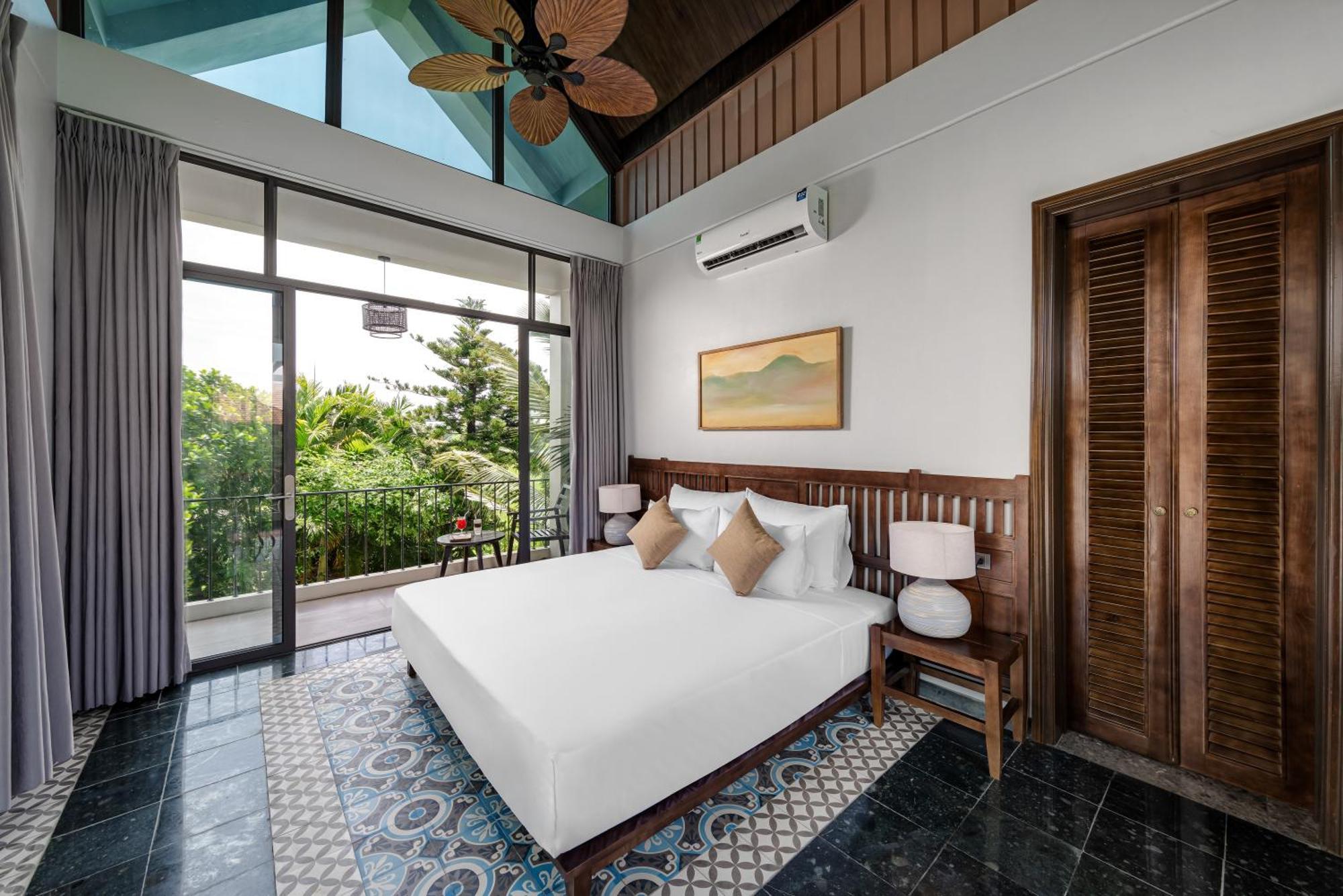 Coco Island & Hotel *