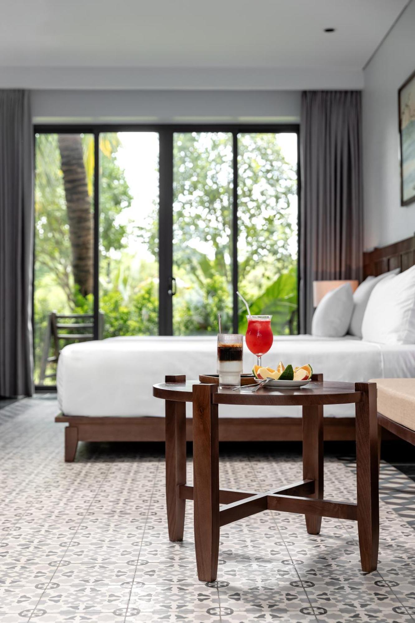 Hotel Coco Island & Ninh Binh