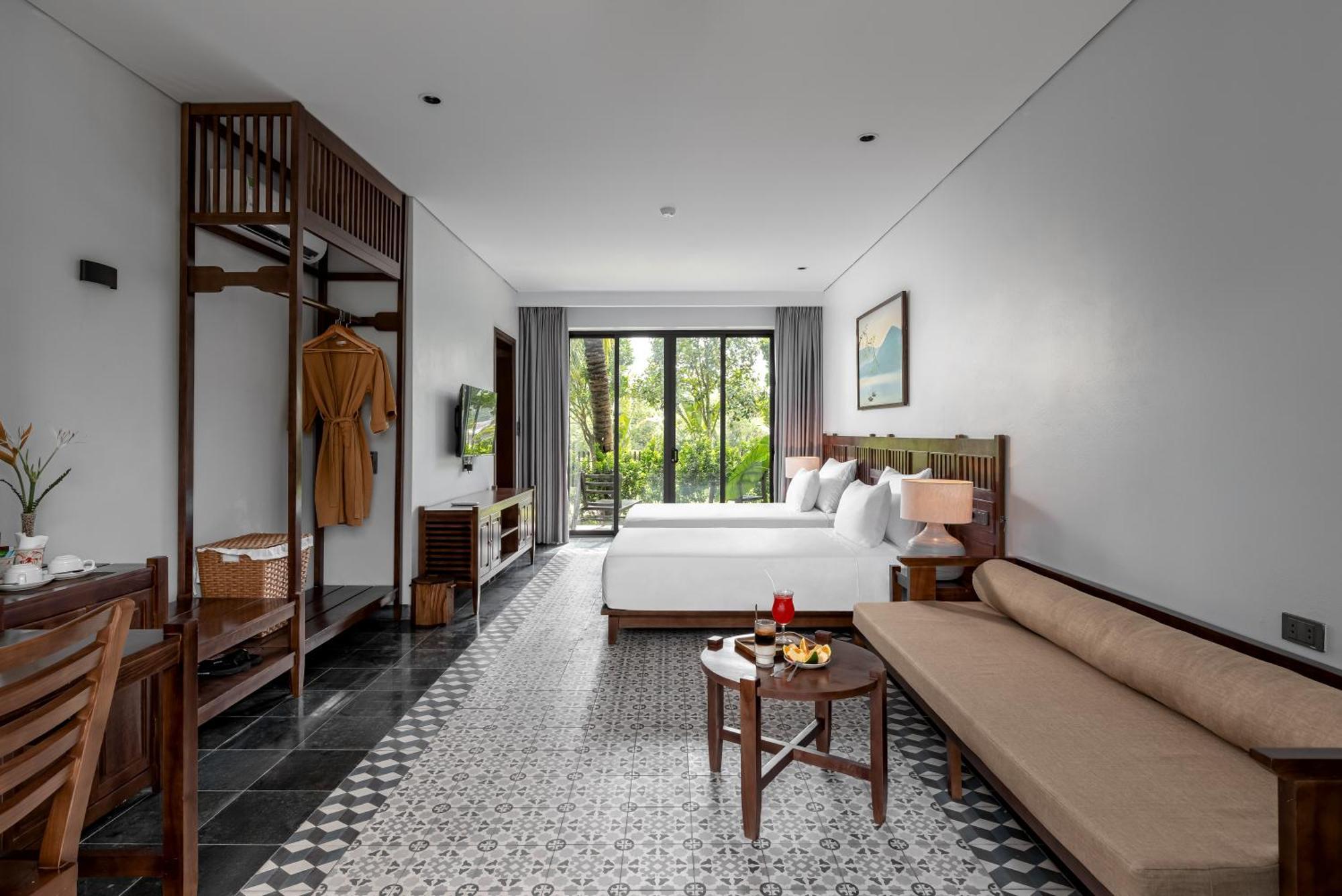 Hotel Coco Island & Ninh Binh