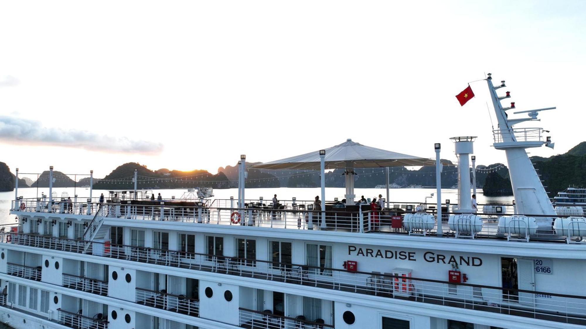 Paradise Grand Cruise - Lan Ha Bay 5* Ha Long