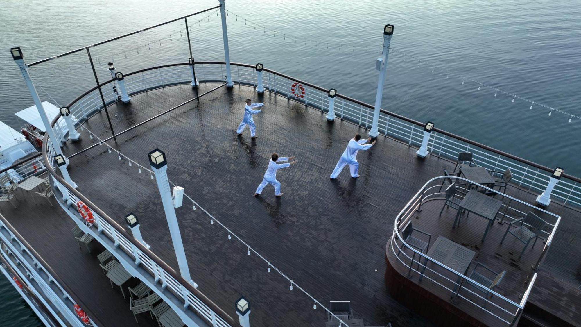 Paradise Grand Cruise - Lan Ha Bay  Ha Long