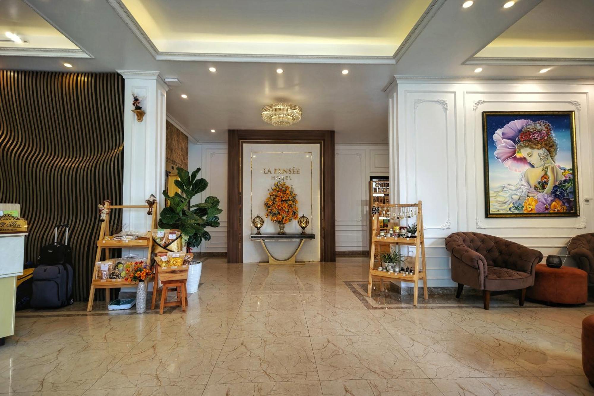 Hotel La Pense'e -