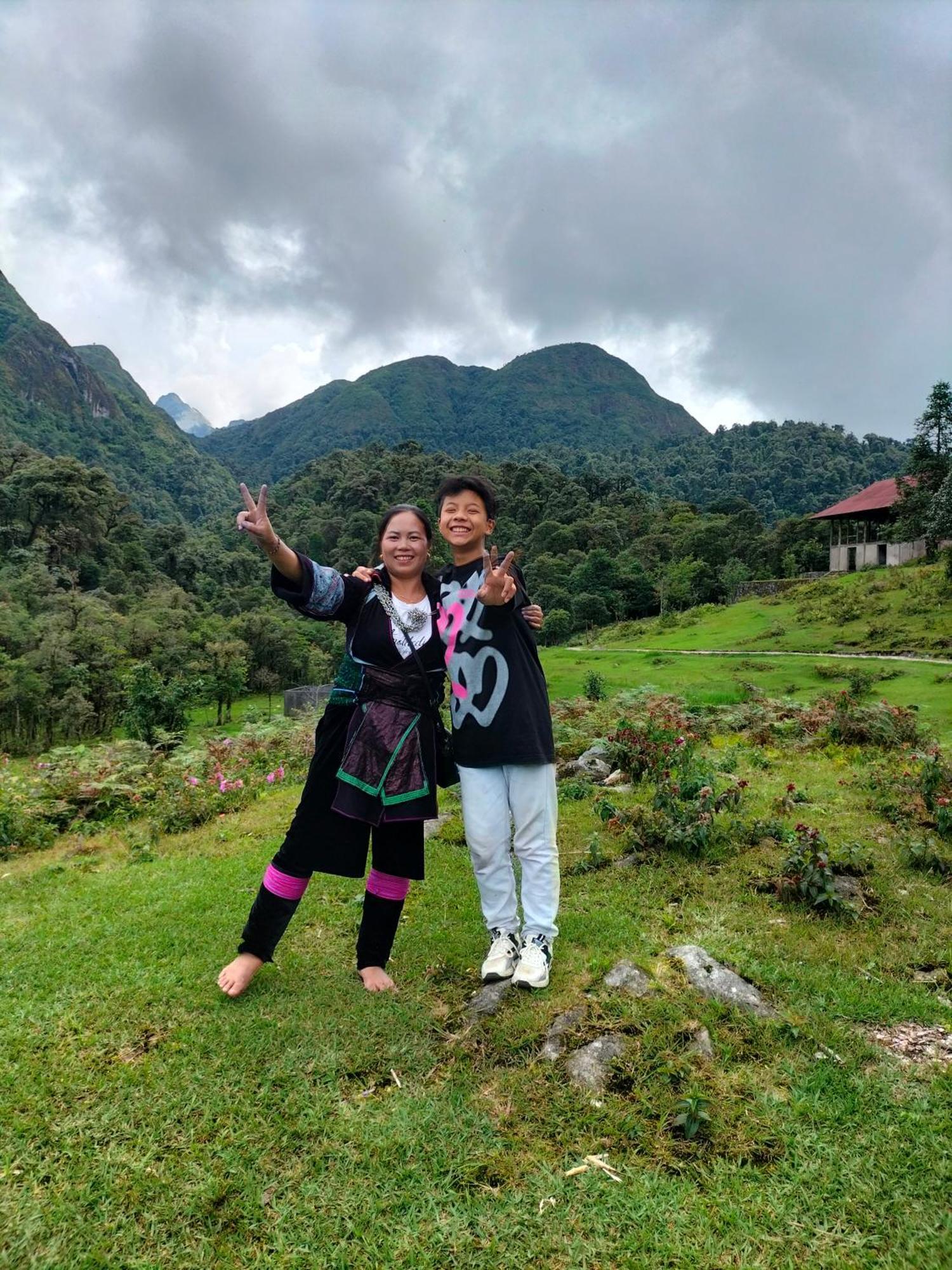 Muong Hoa Hmong *