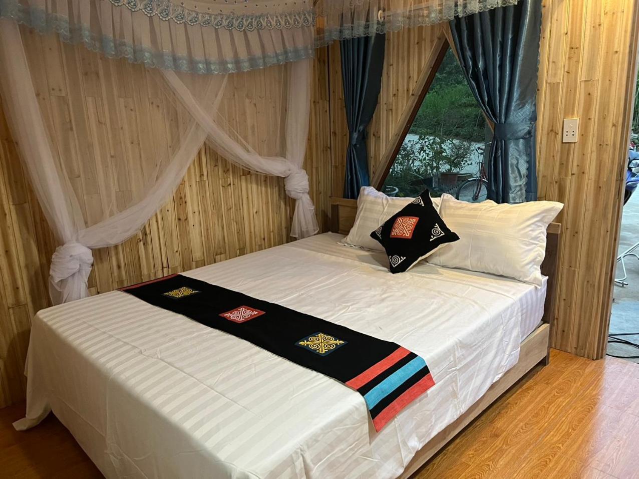 Homestay Pook