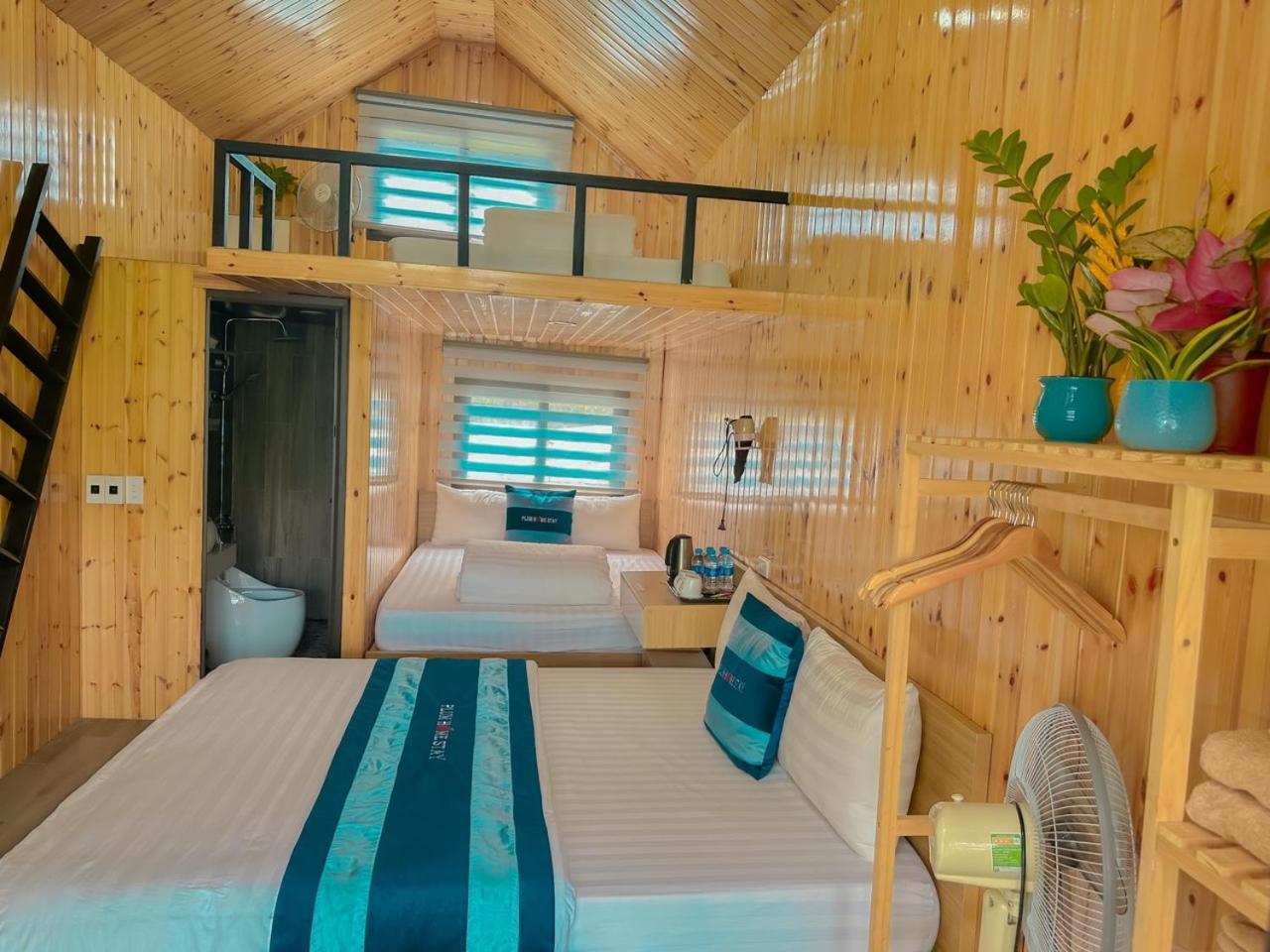 Plum Homestay Resort *