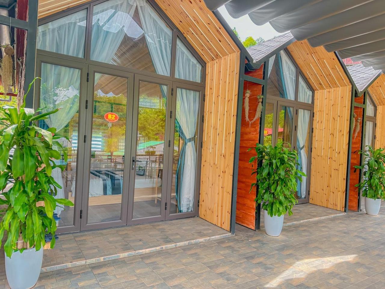 Plum Homestay Resort