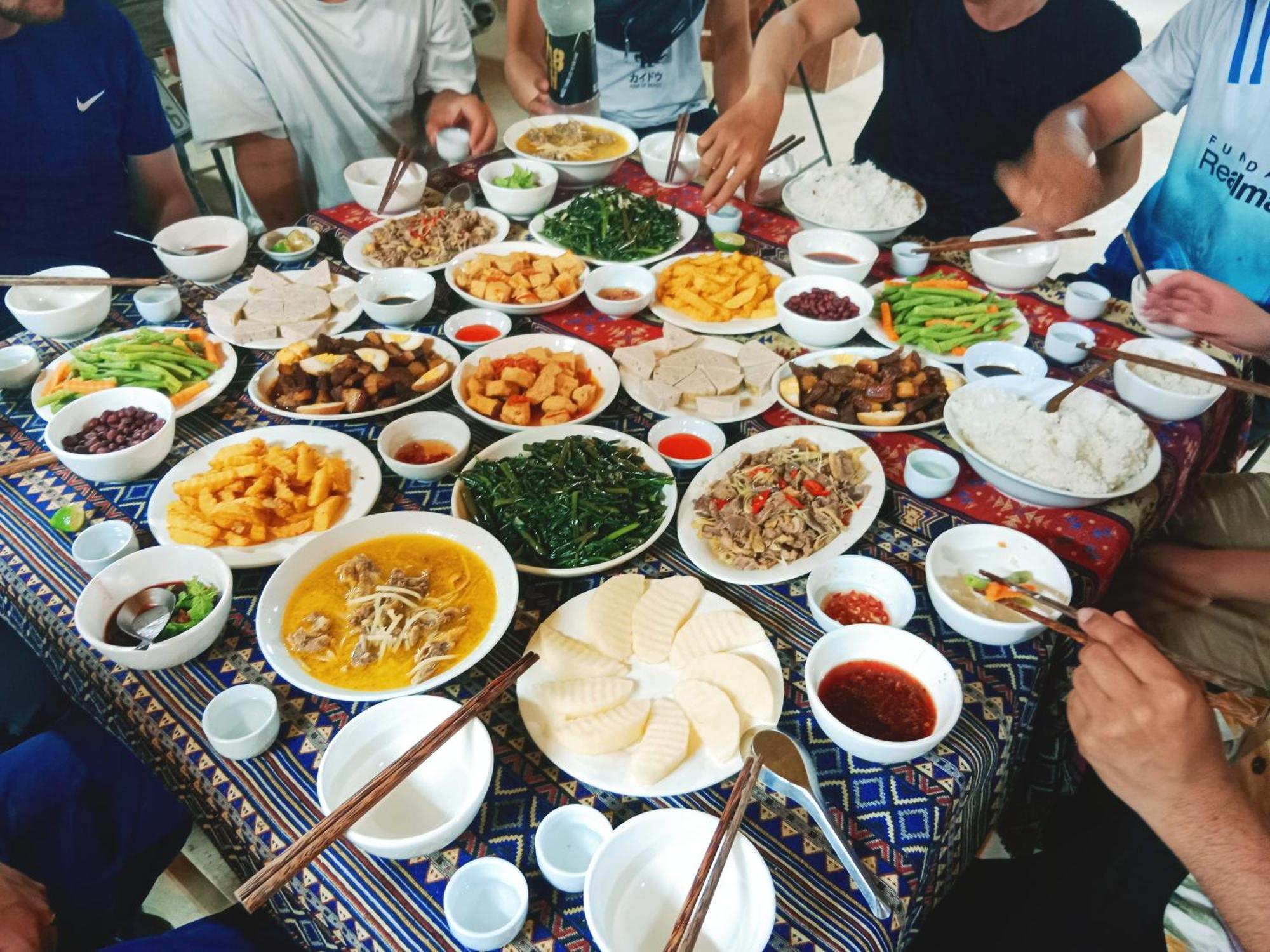 Tay Coc Pang Hotel