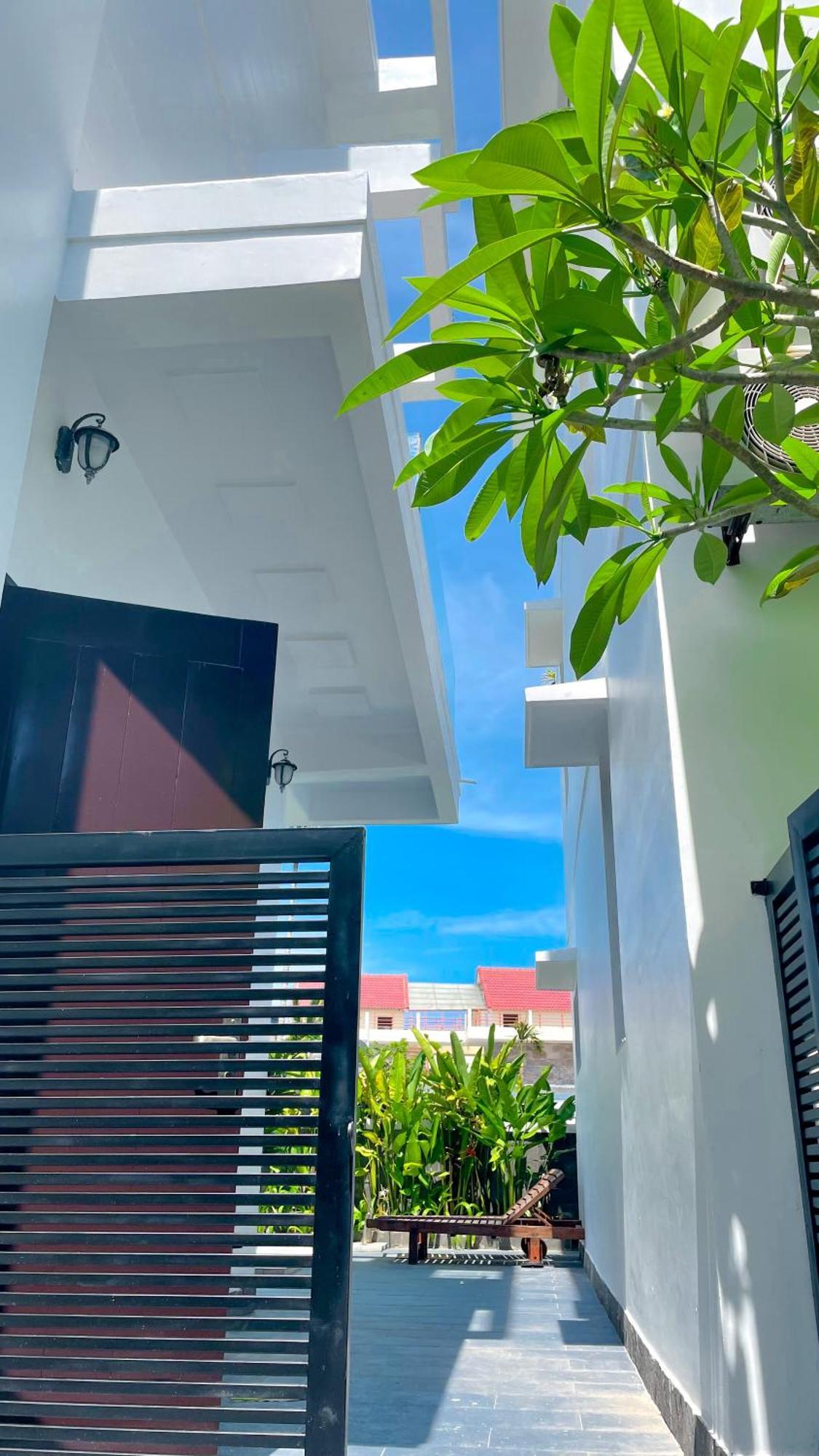 Lotus Aroma Hotel