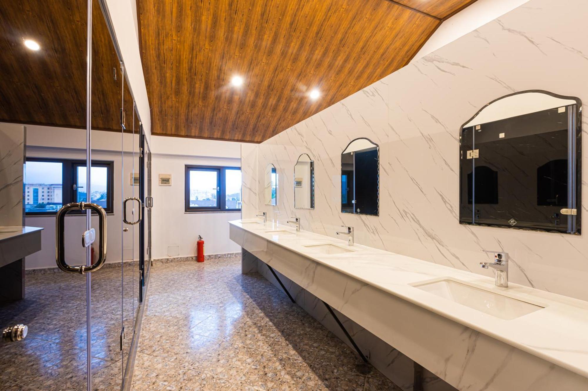 Ht House *