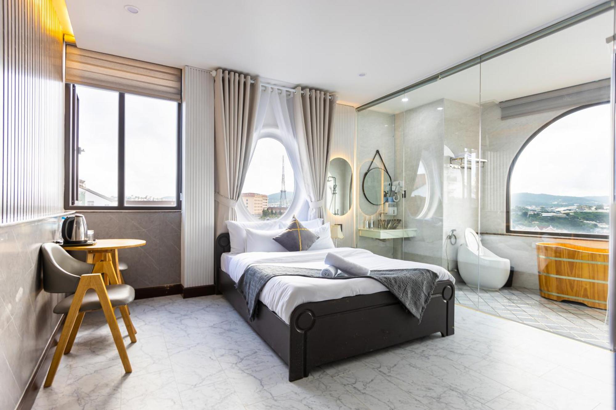 Ht House Hotel