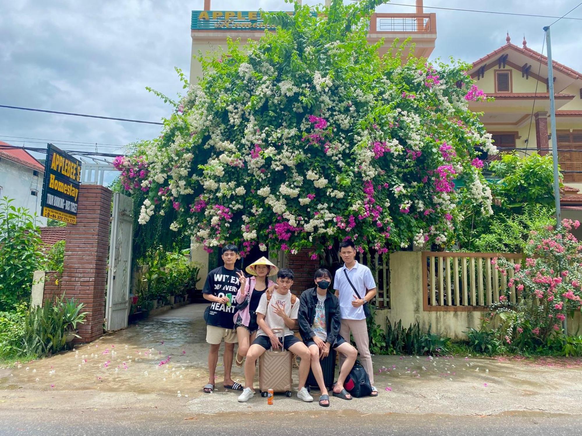 Applebee's * Phong Nha