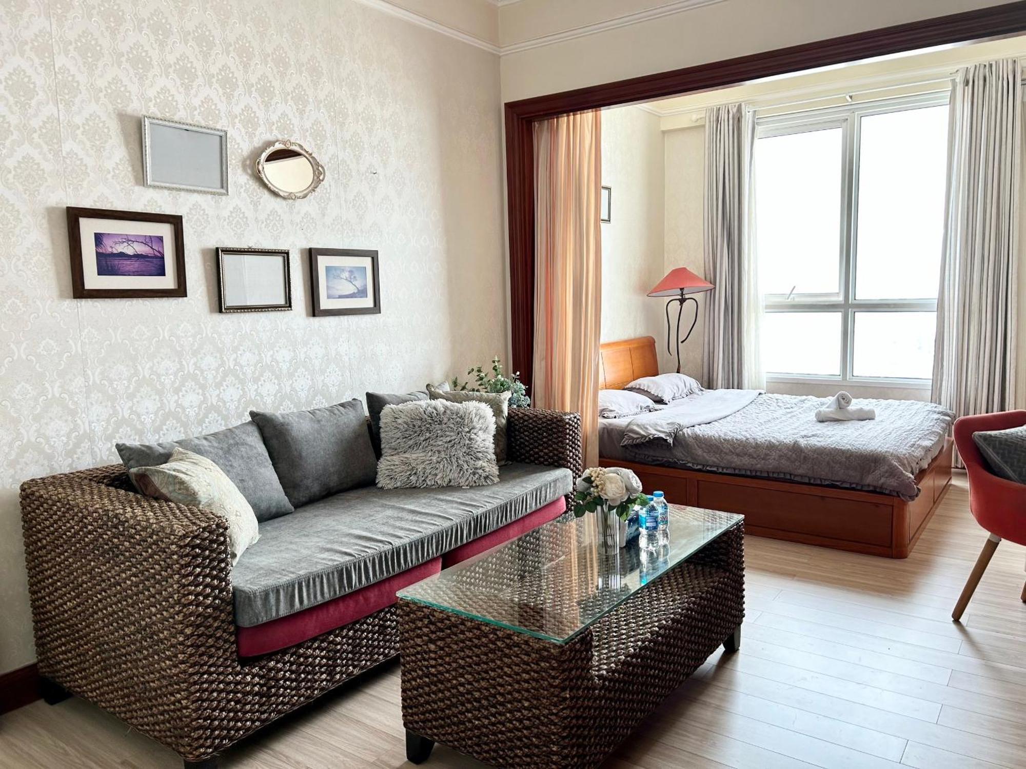 Căn hộ Chung Cư The Manor 2 38m2 View Lầu Cao Nhìn Ra Thành Phố *