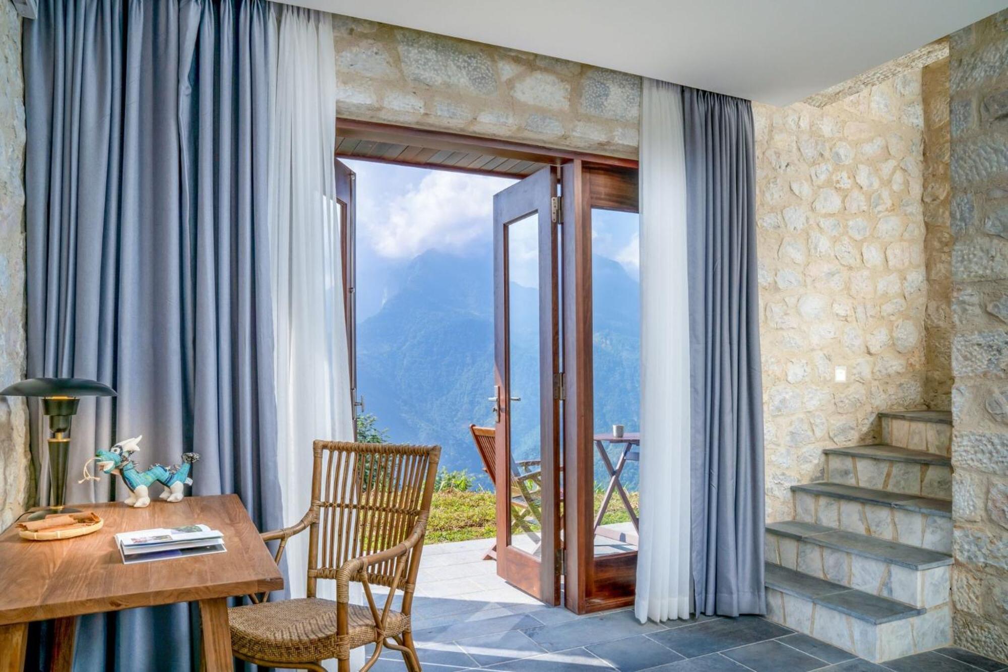 Lodge Topas