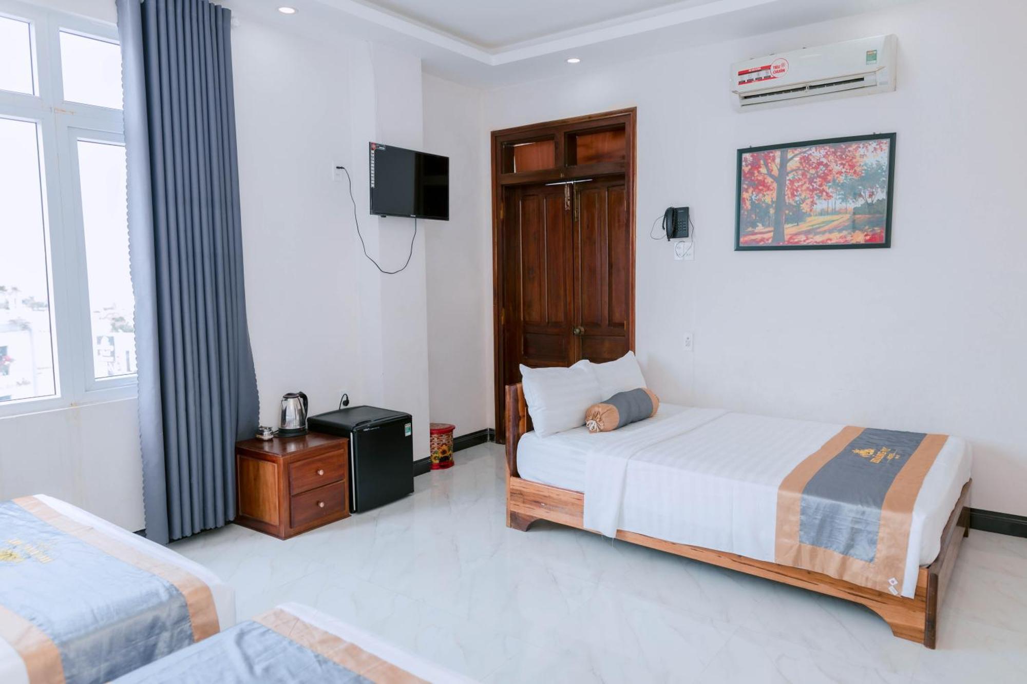 Khách sạn Hoàng My 2*